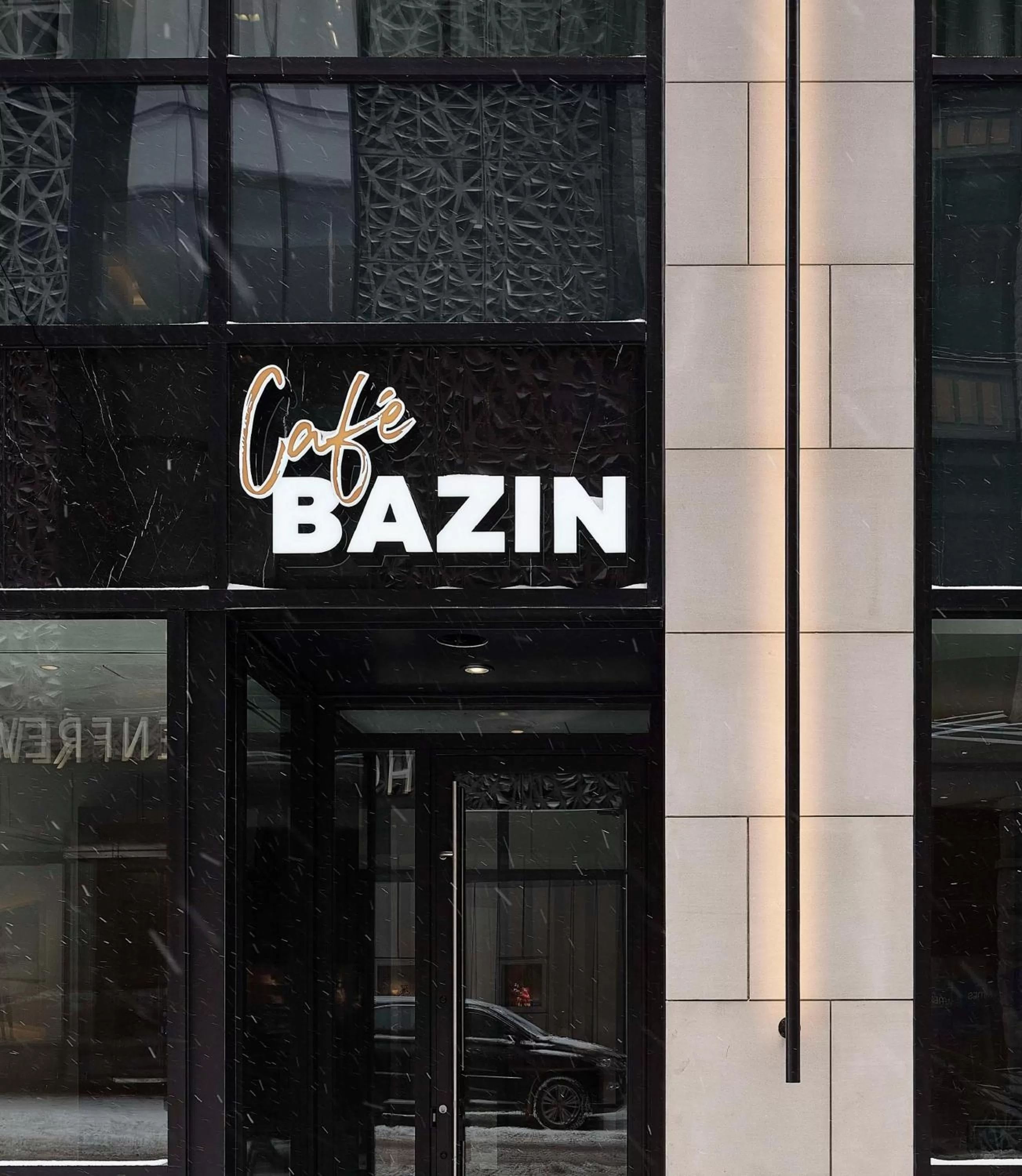 Restaurant/places to eat in Vogue Hotel Montreal Downtown, Curio Collection by Hilton