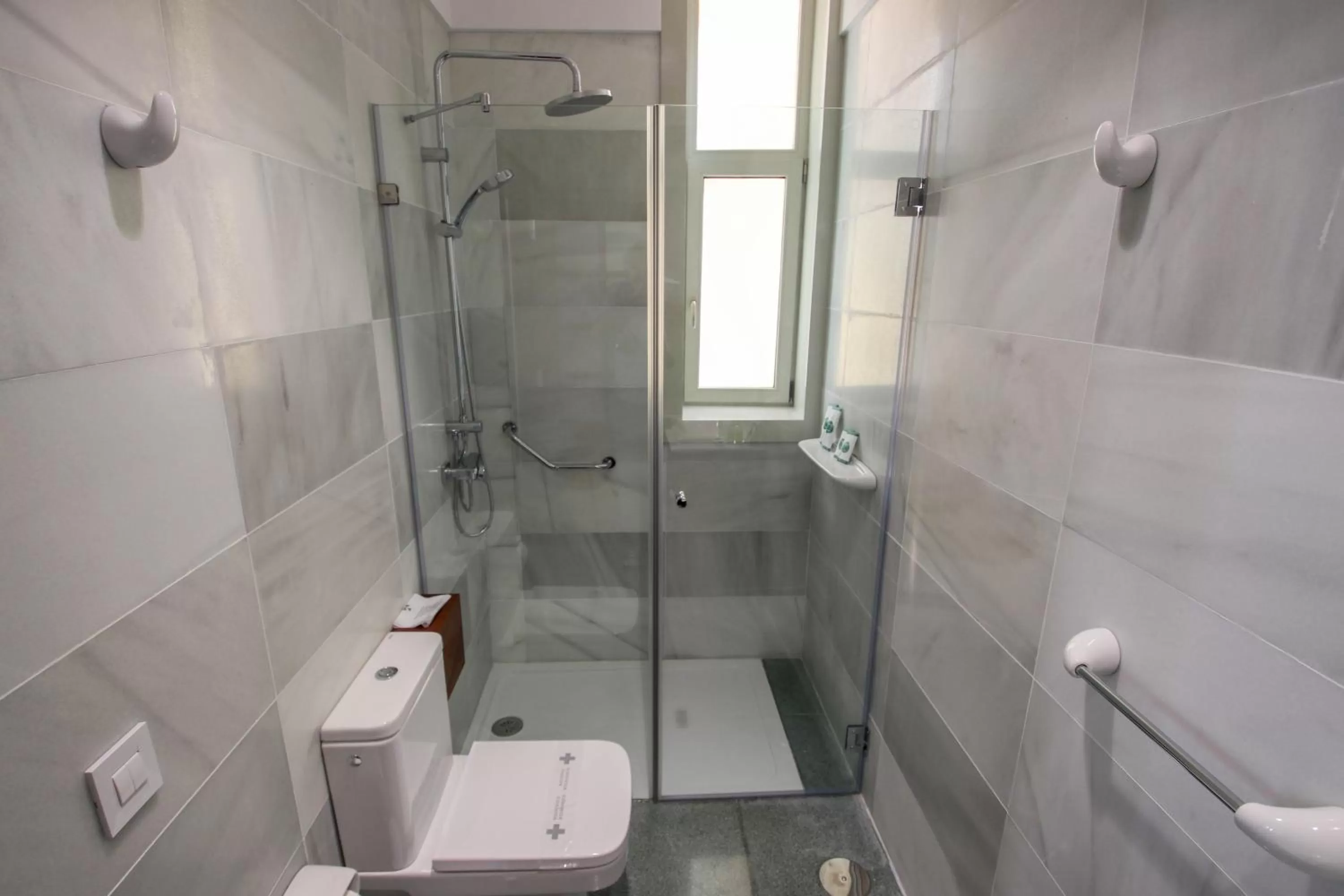 Shower in Hotel Emblemático Holiday Time