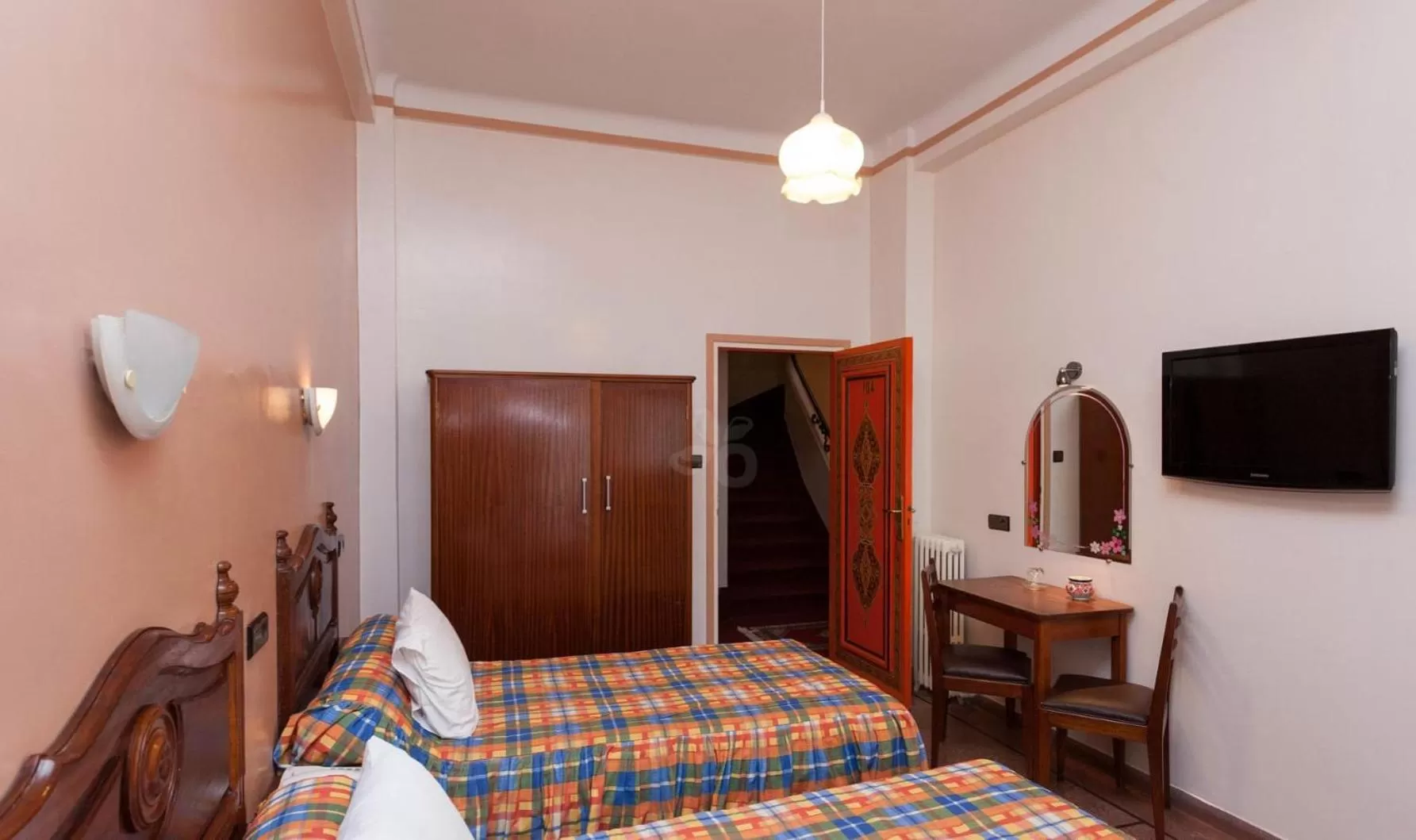 TV and multimedia, Bed in Hôtel Astrid