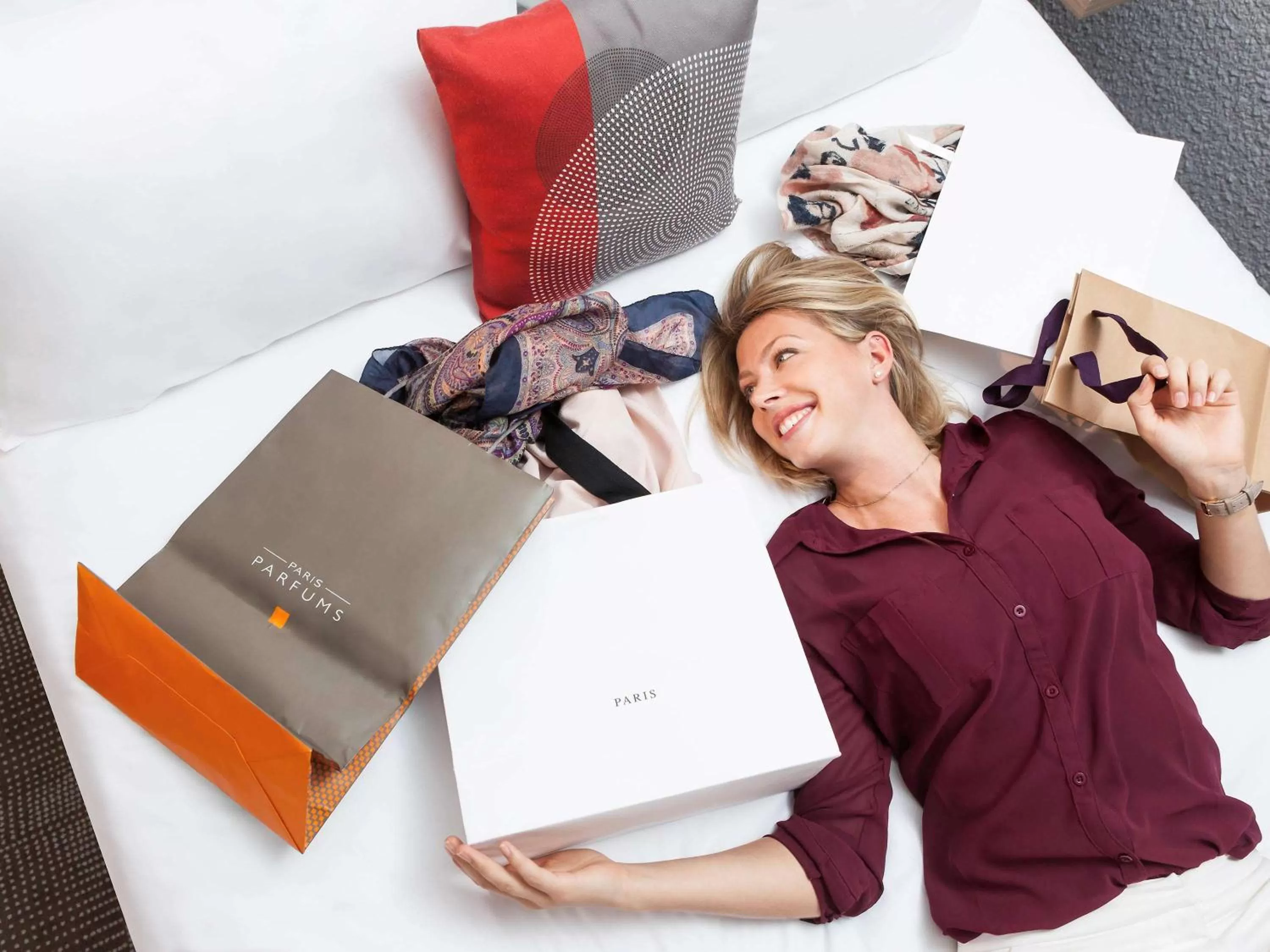 Photo of the whole room, Bed in Novotel Paris La Defense Esplanade