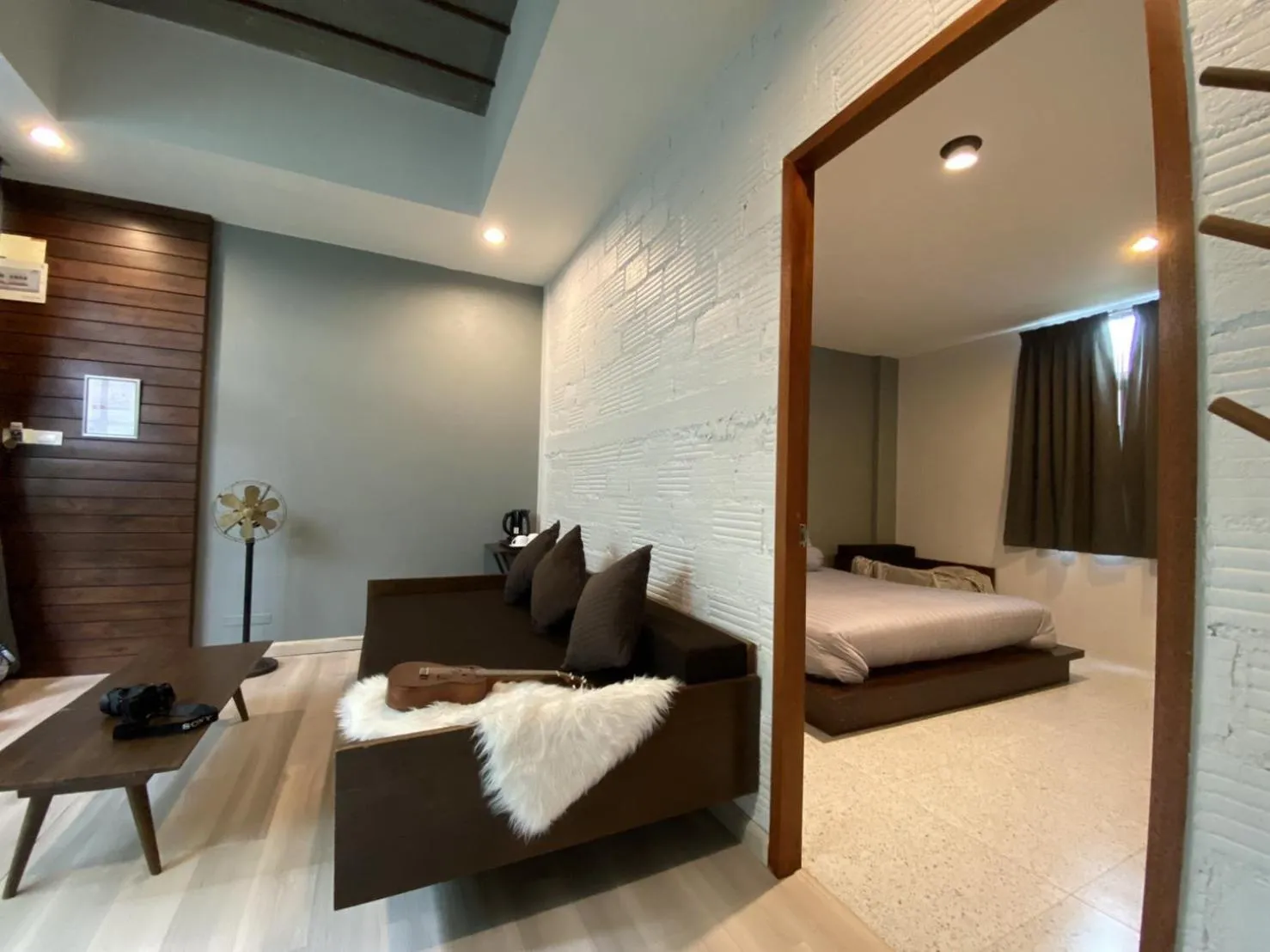 Seating area, Bed in Gord ChiangMai Hotel