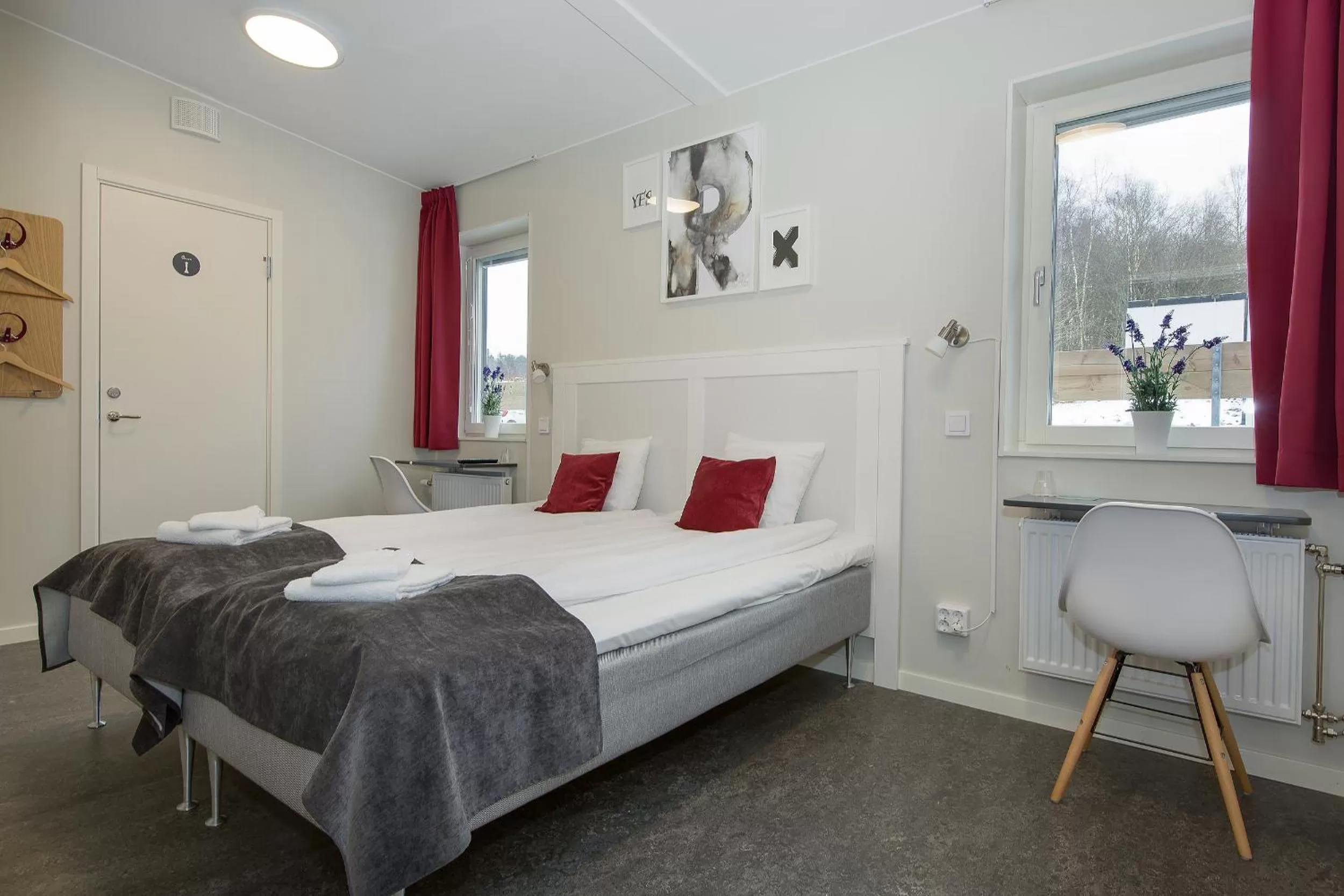 Photo of the whole room, Bed in Hotell Eken Mölndal