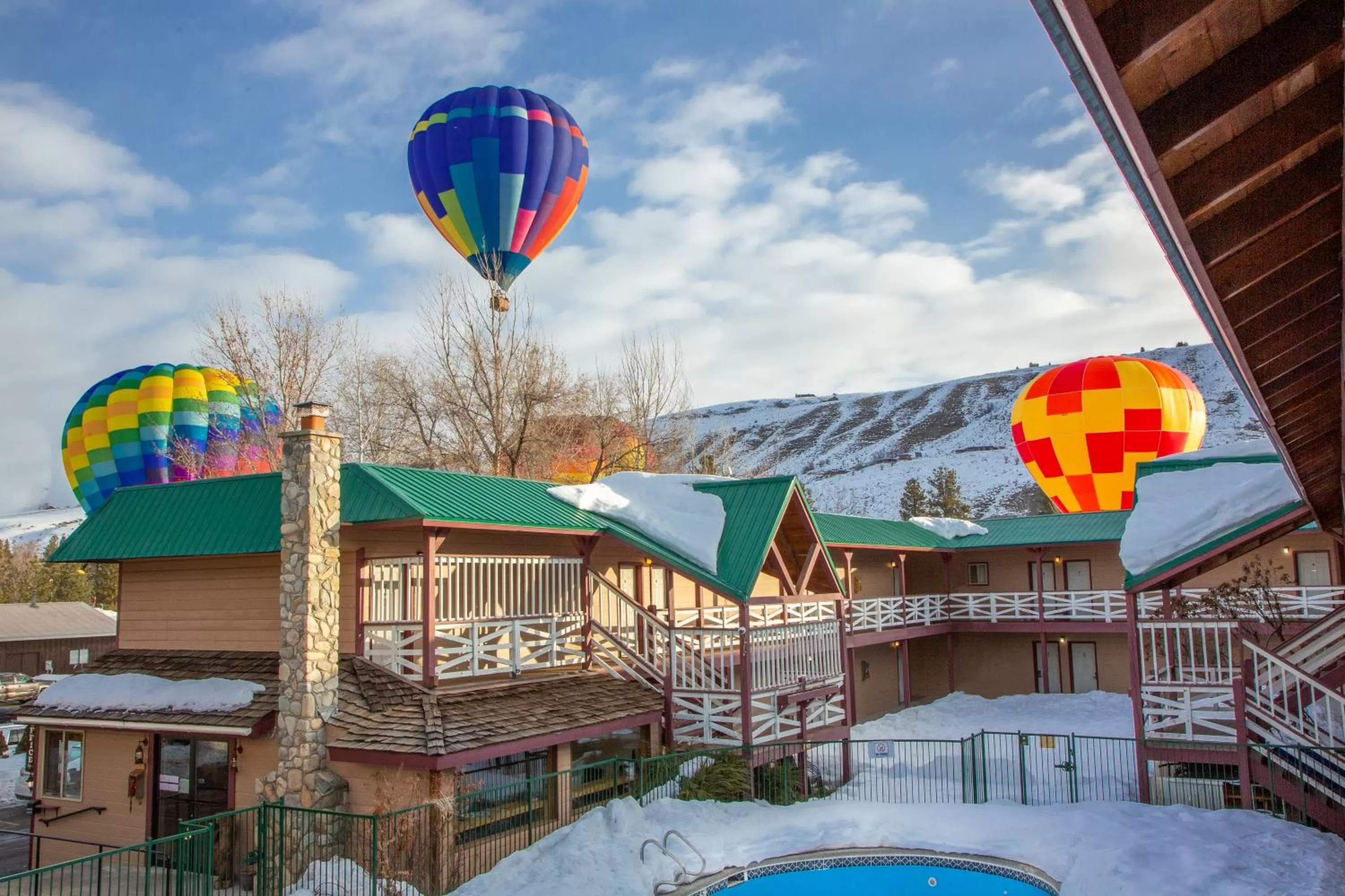 Property building in AbbyCreek Inn