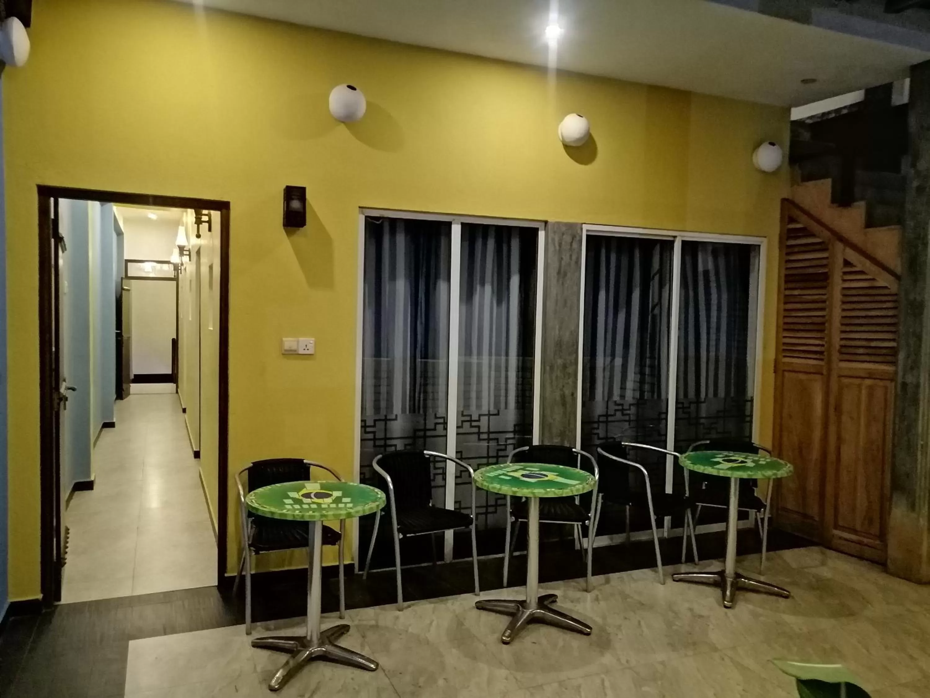 Le Petit Hotel & Restaurant