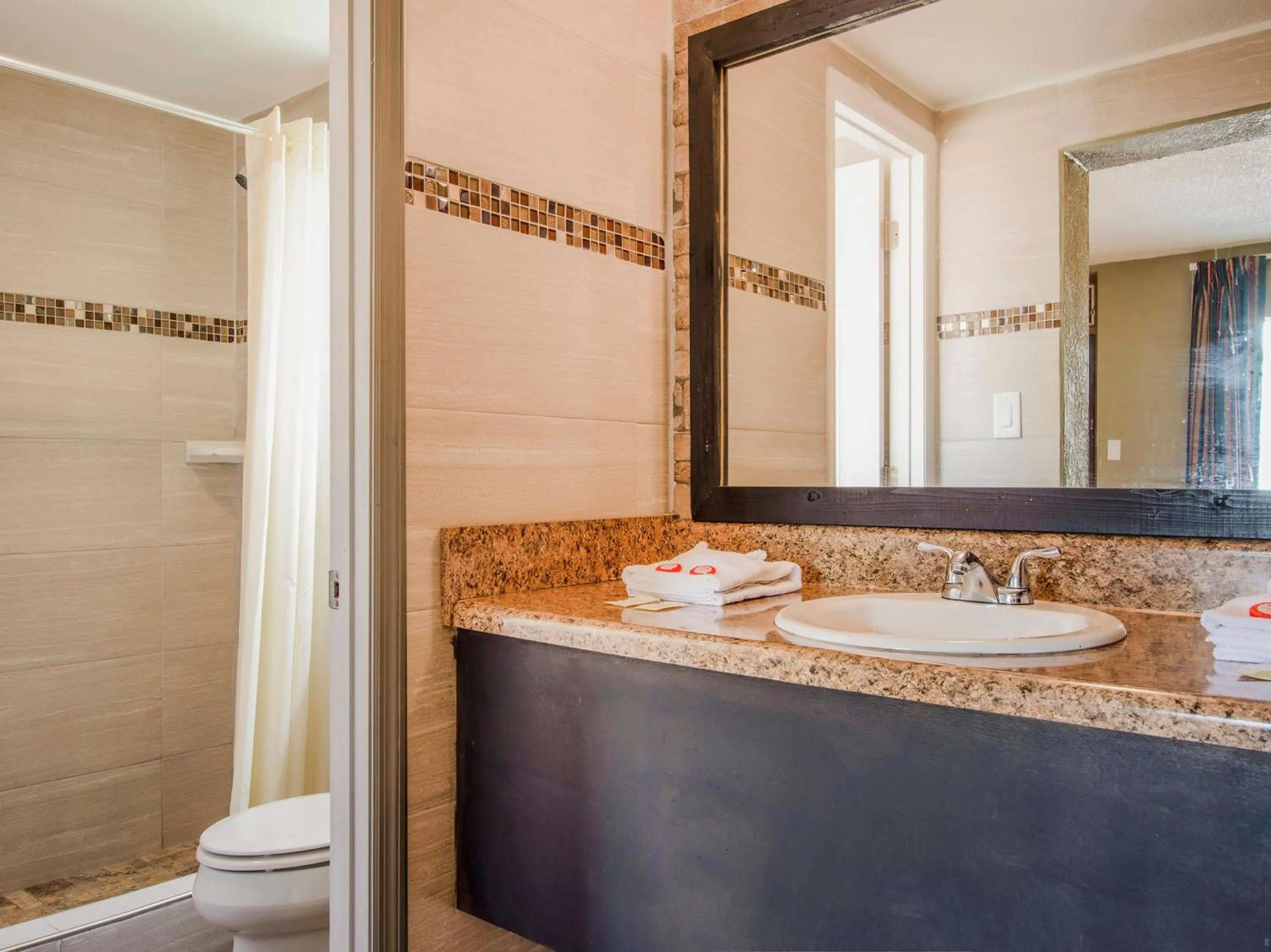 Bathroom in OYO Superior Budget Inn Bartow