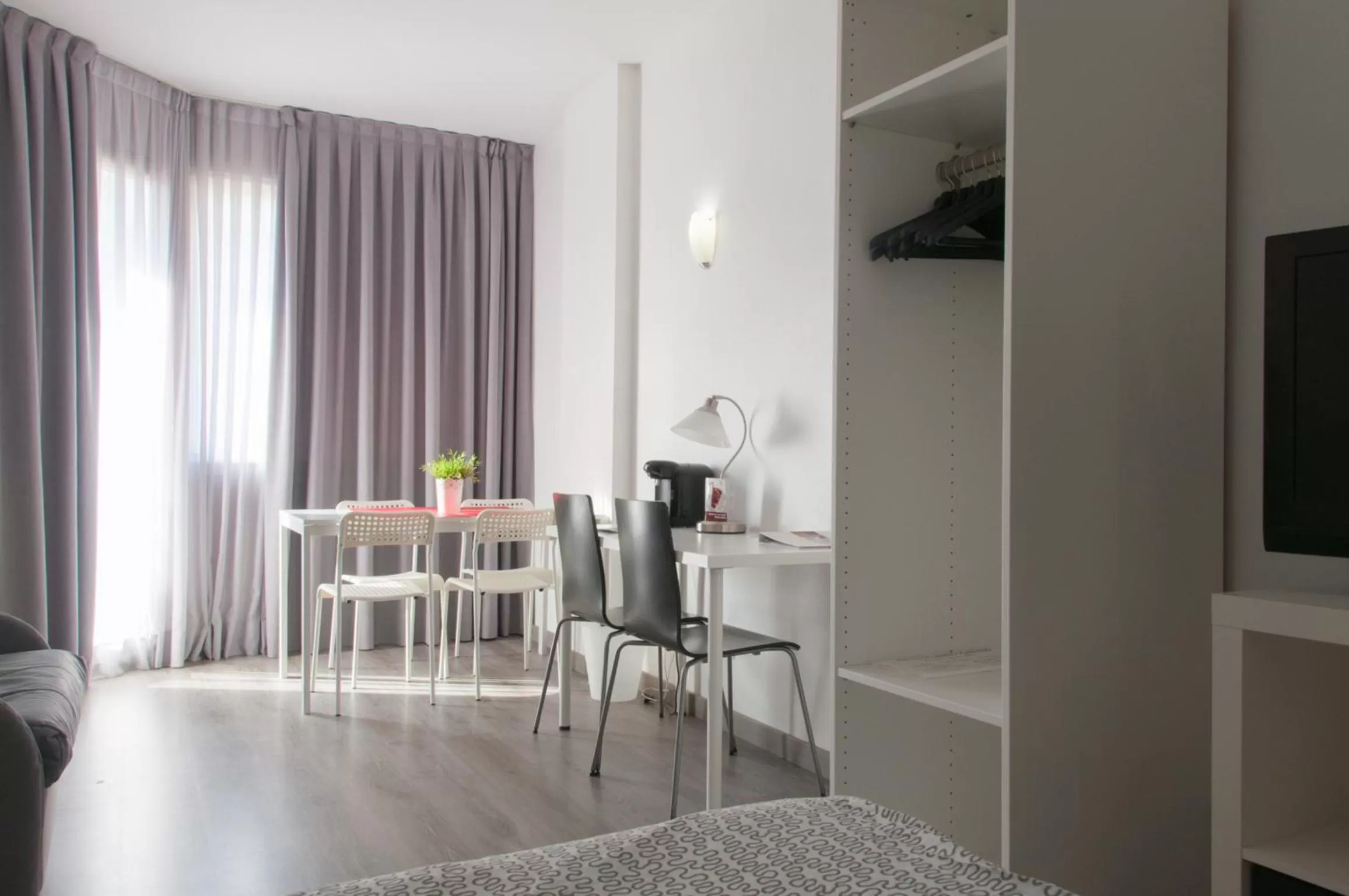 Dining area in Aparthotel Atenea Calabria