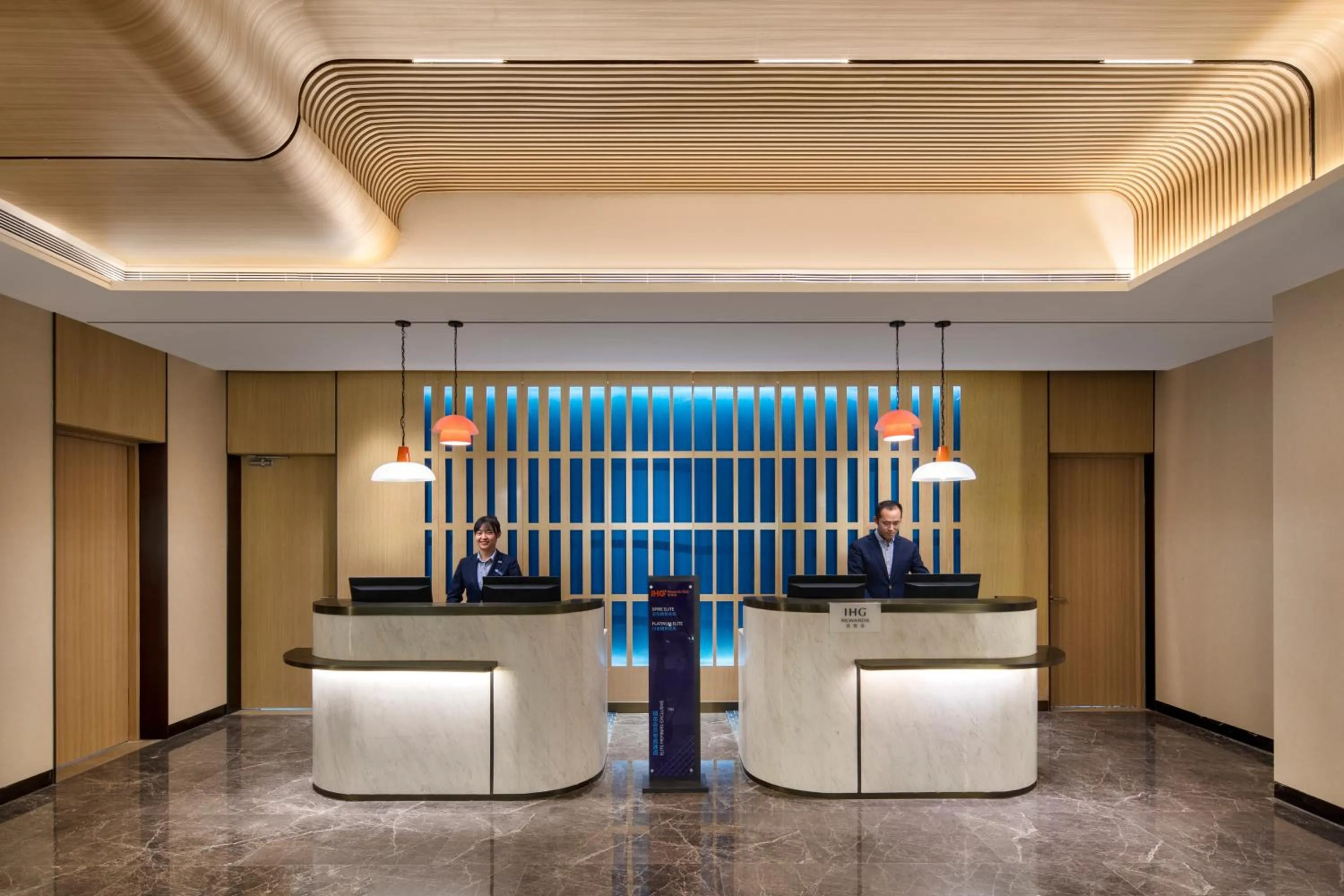 Lobby or reception in Holiday Inn Express Beijing Yizhuang Center by IHG