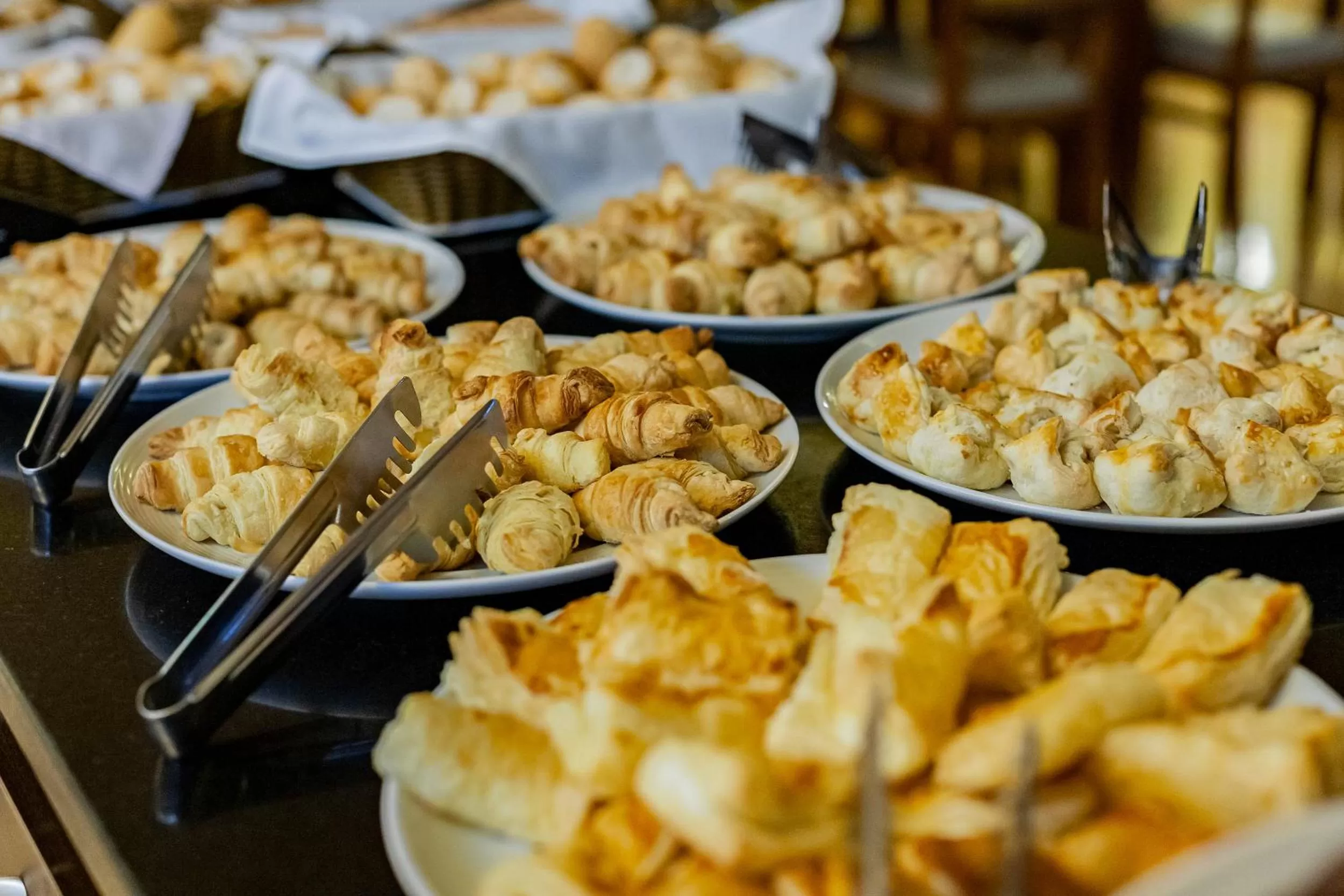 Breakfast in Tri Hotel Executive Caxias