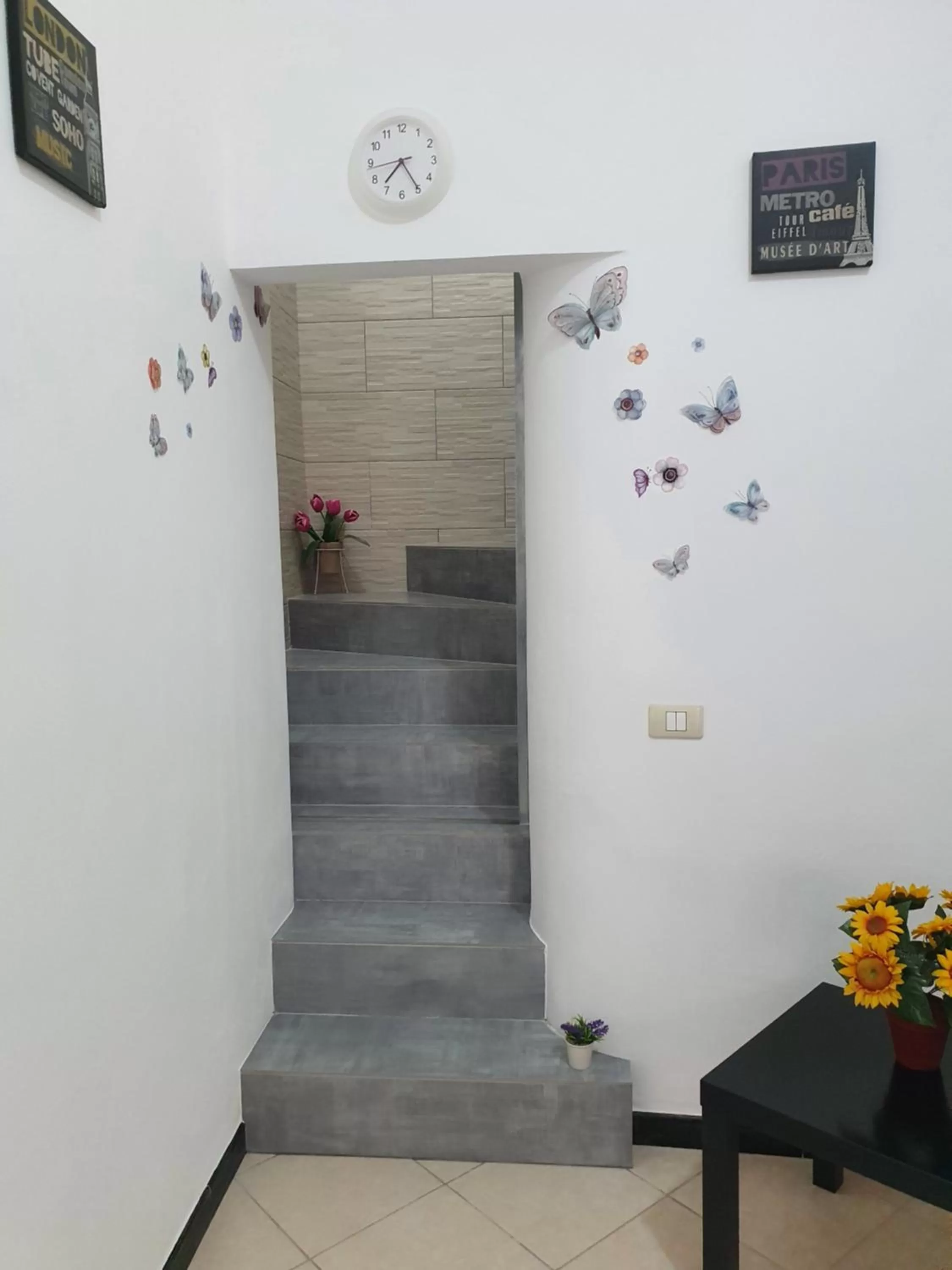 Staff in La Gardenia