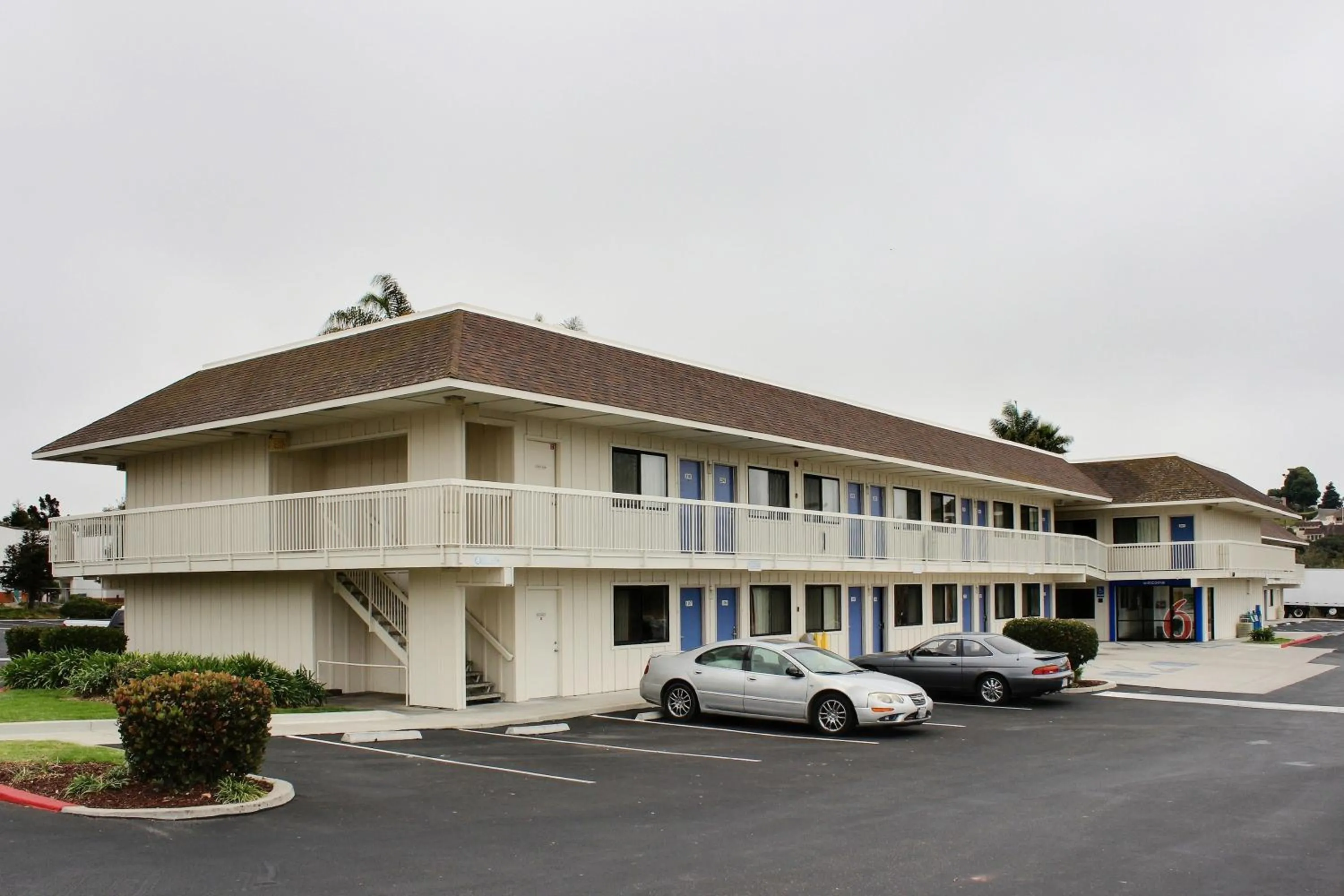 Facade/entrance in Motel 6-Pismo Beach, CA