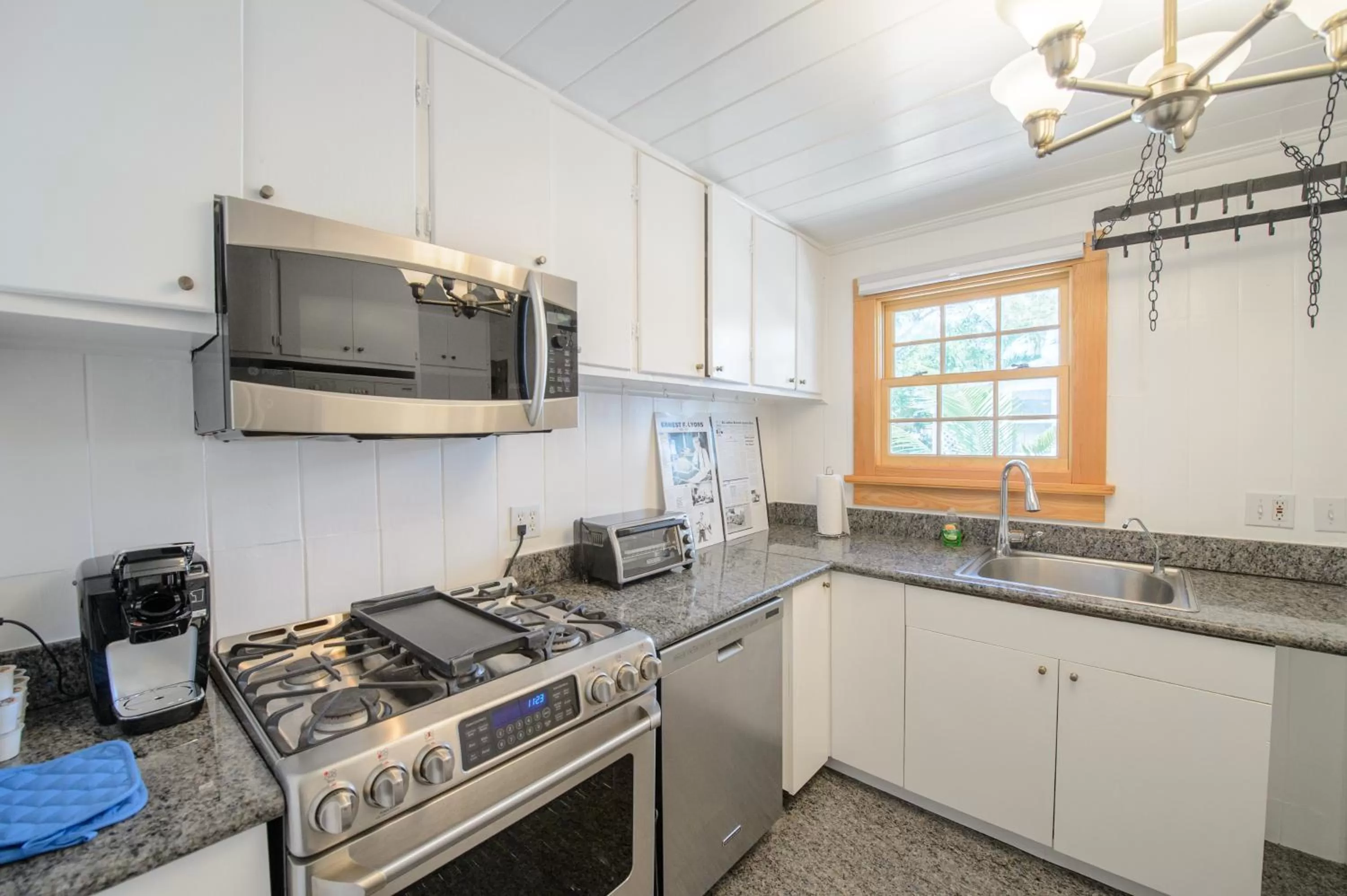 Kitchen or kitchenette in Old Colorado Inn