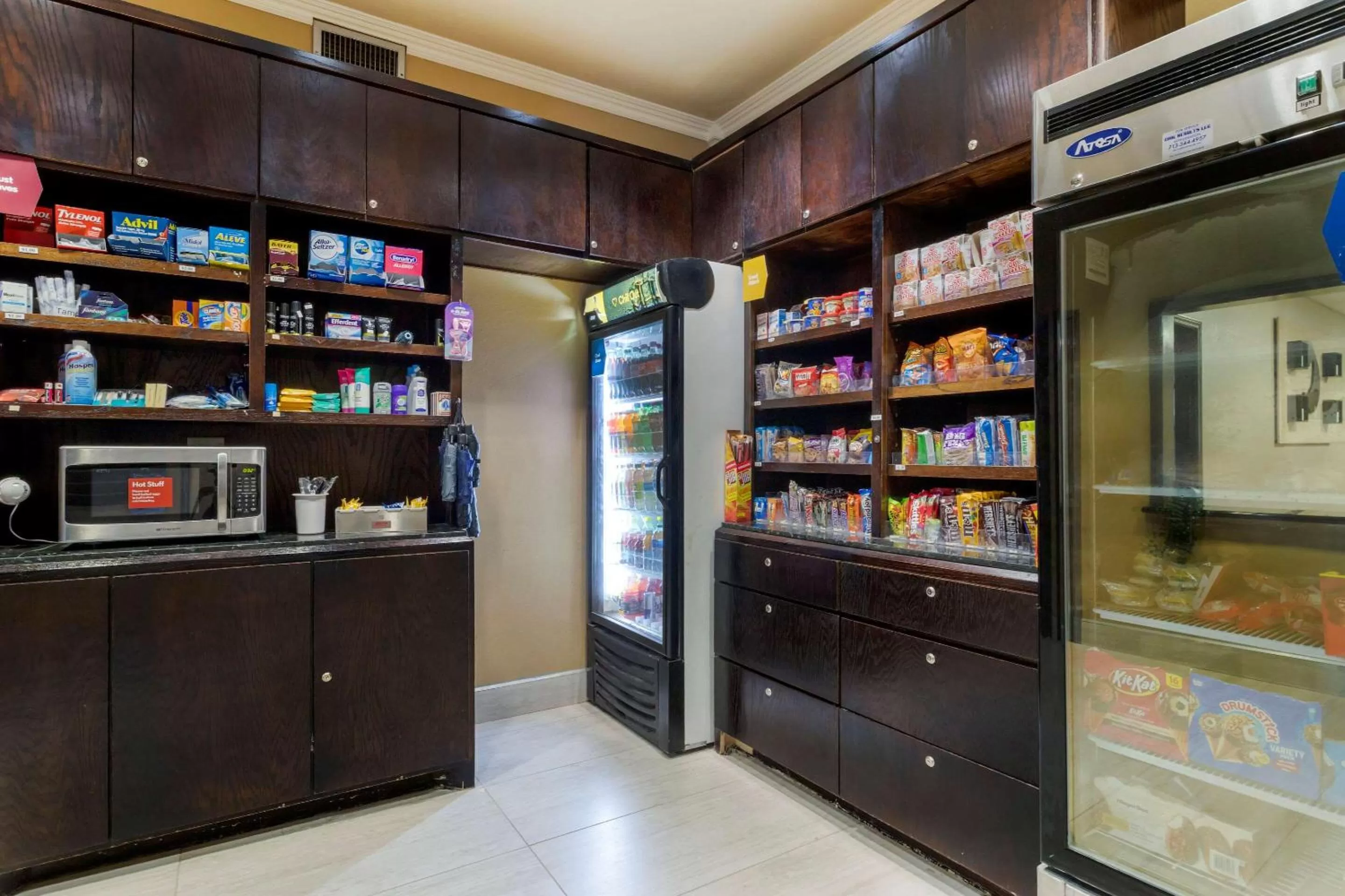 On-site shops in Comfort Suites Kingwood, Humble, New Caney, Houston IAH Airport