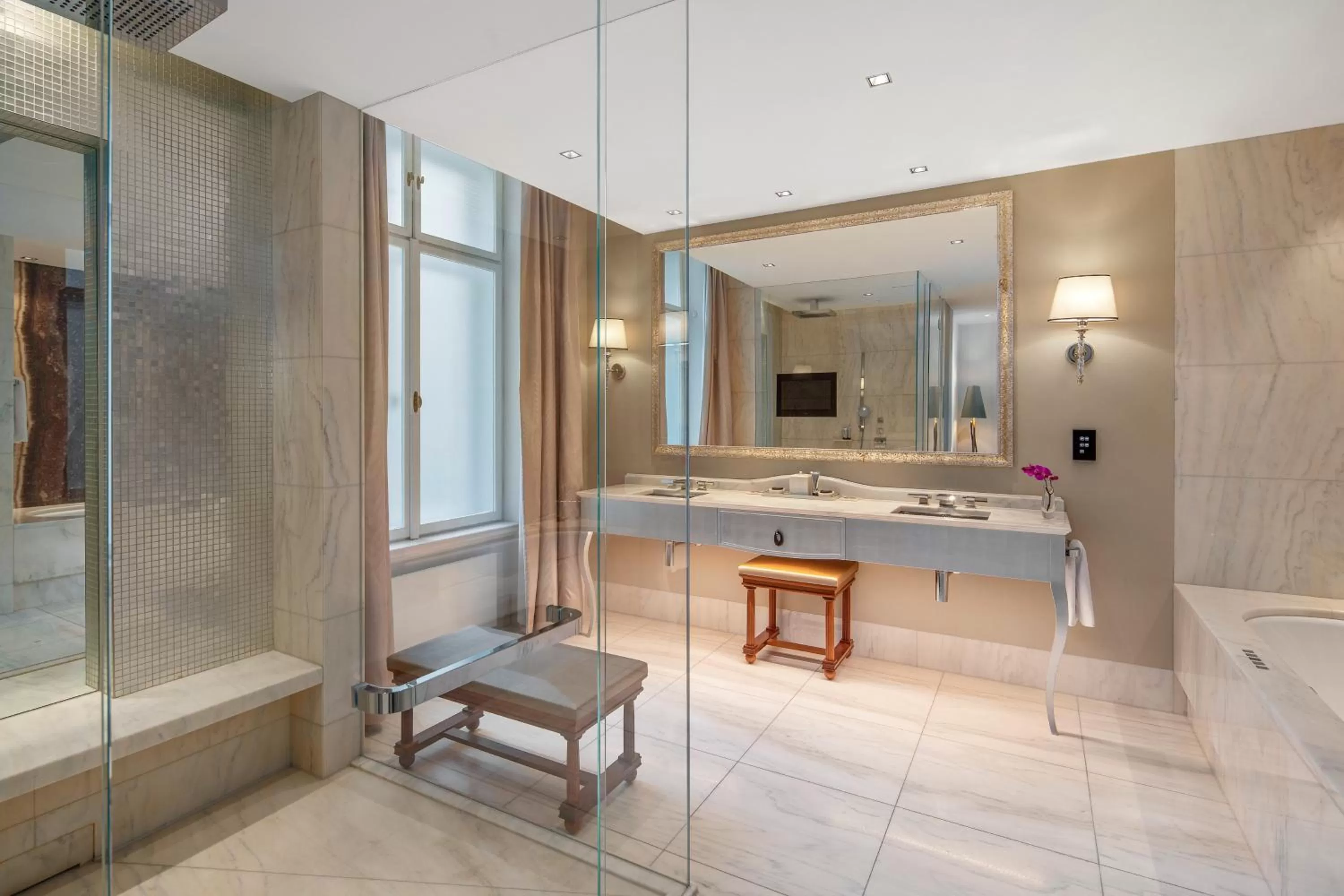 Shower in Park Hyatt Vienna