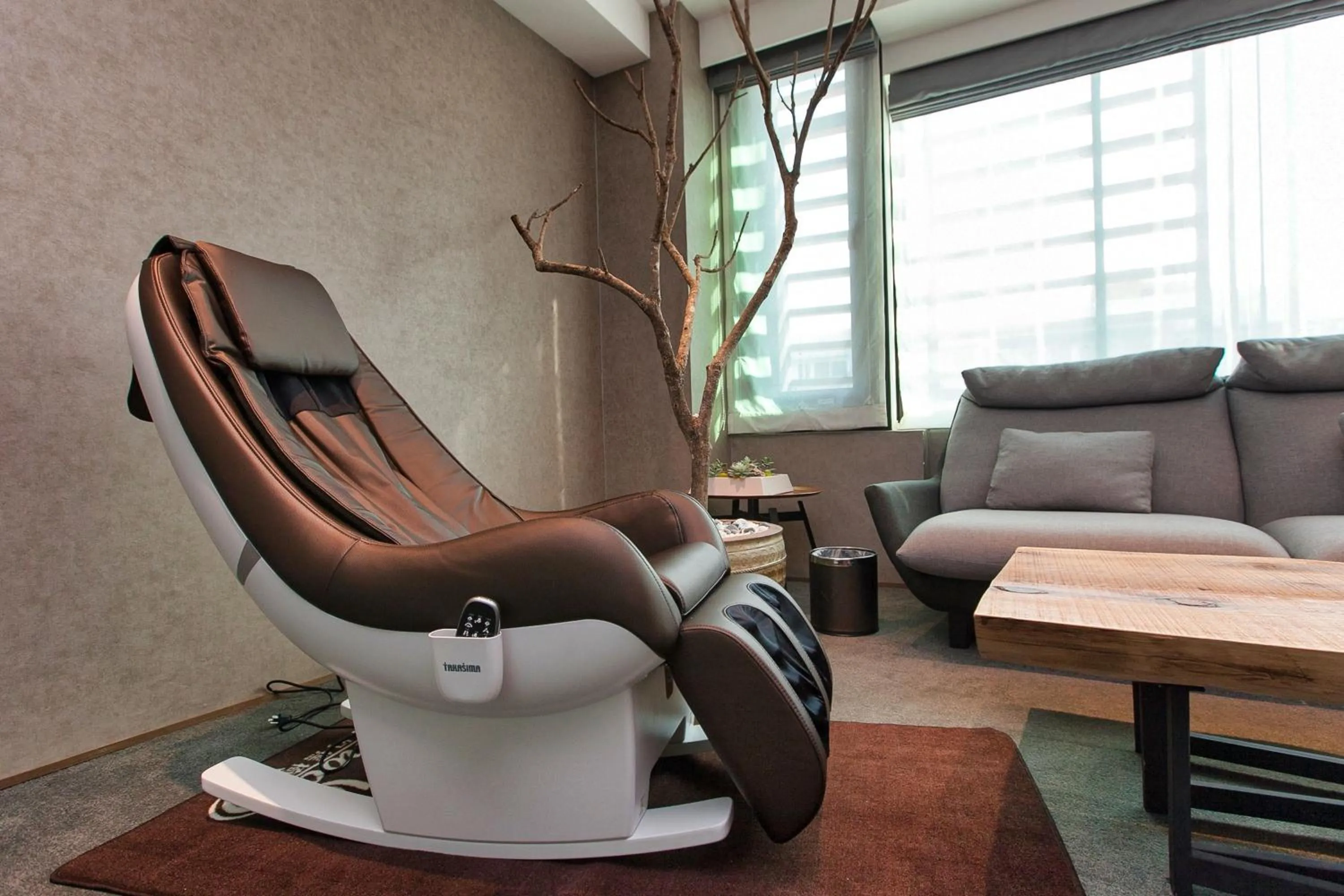 Seating area in Hotel East Taipei