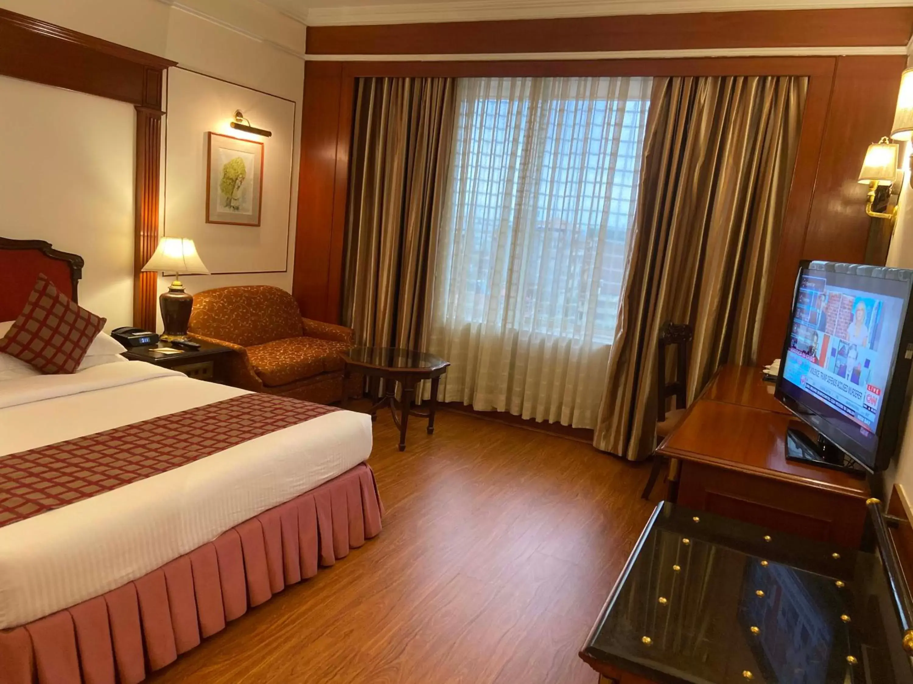 Club King Room - single occupancy - 20% discount on Spa & Laundry and one way Airport pick up in The Everest Hotel Club King Room - single occupancy - 20% discount on Spa & Laundry and one way Airport pick up in The Everest Hotel