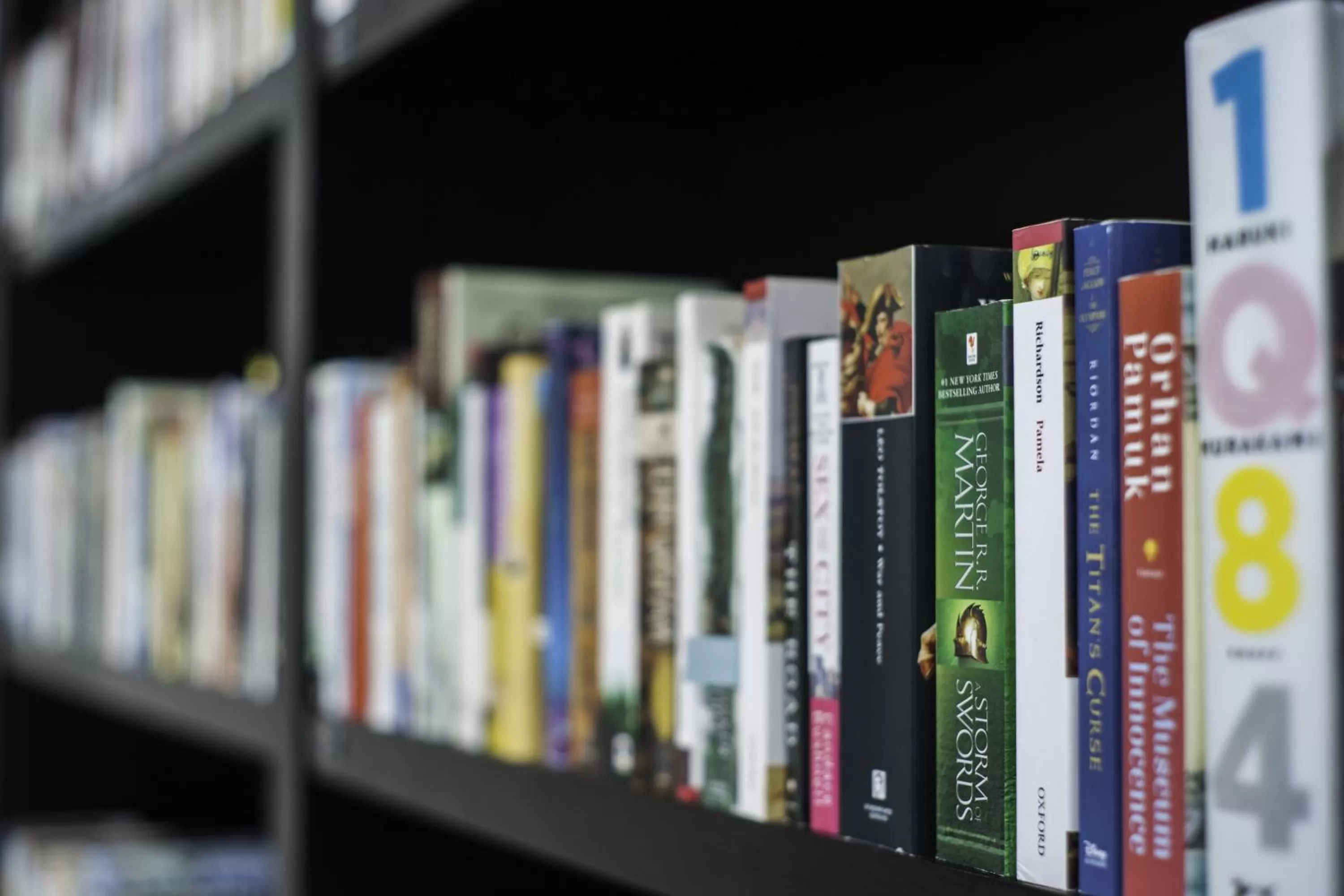 Library in The Alcove Library Hotel