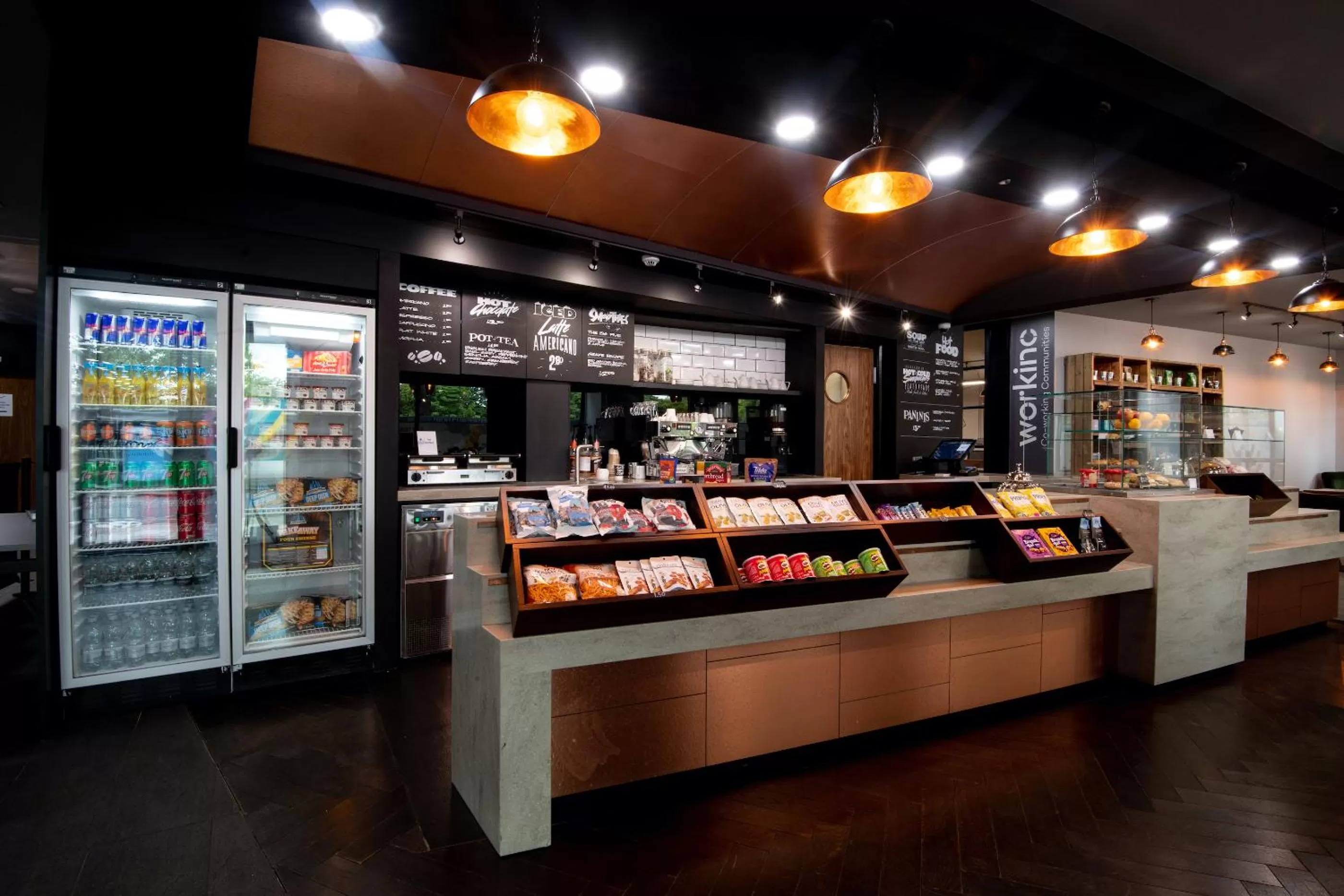 Food and drinks in Roomzzz London Stratford