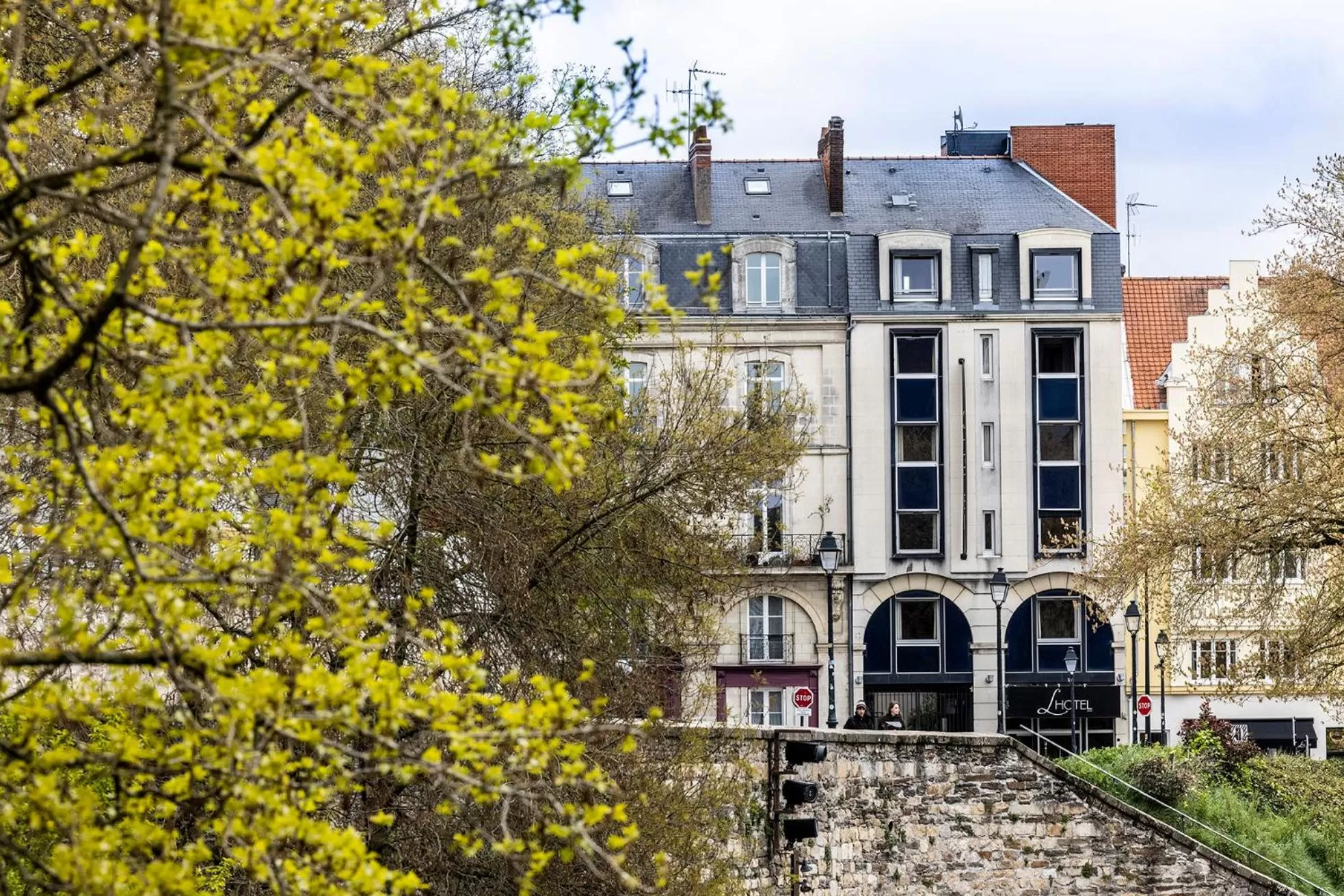 Property building in LHotel - face au château - boutique hôtel et séminaires