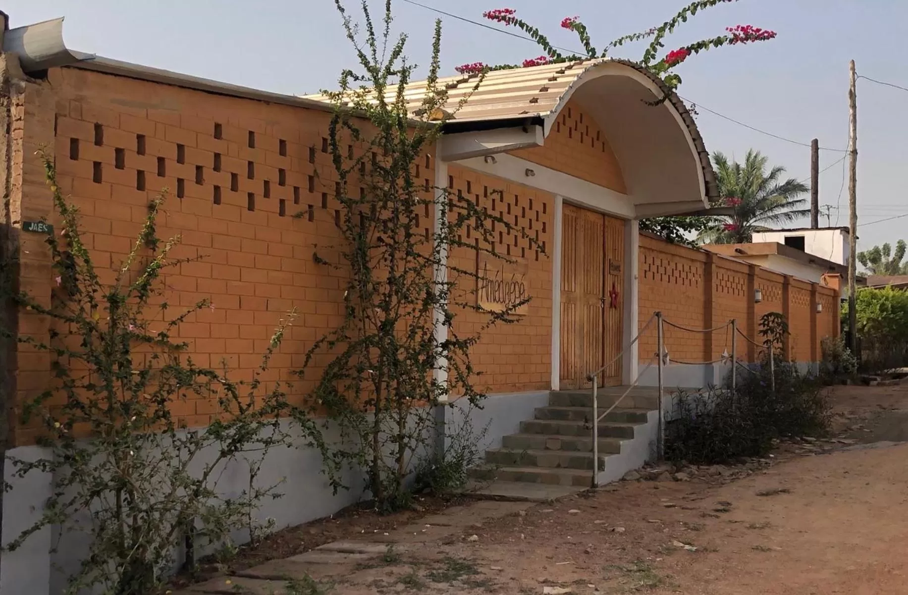 Property Building in Hôtel Amédzépé