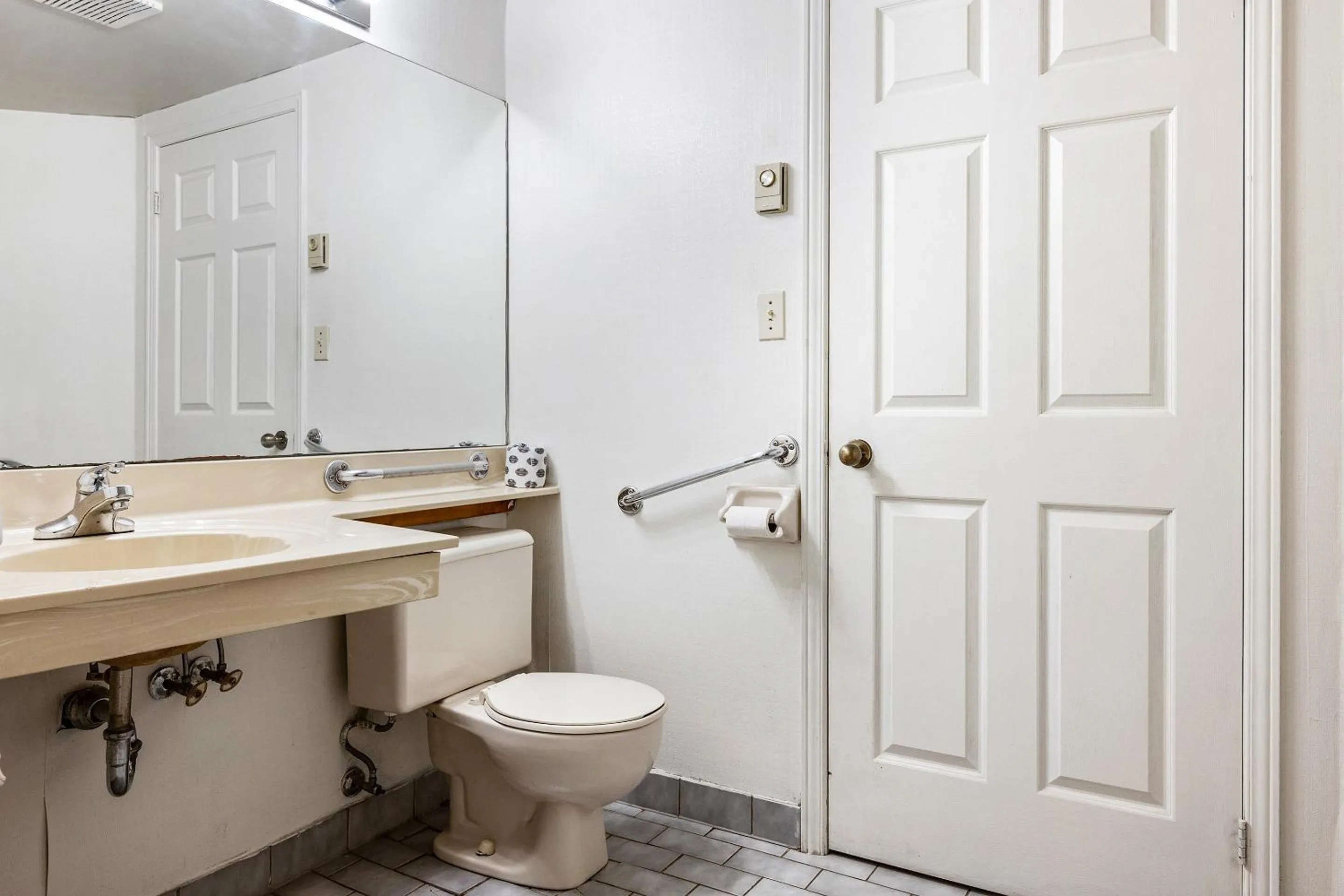 Bathroom in First Canada Hotel Cornwall Hwy 401 ON