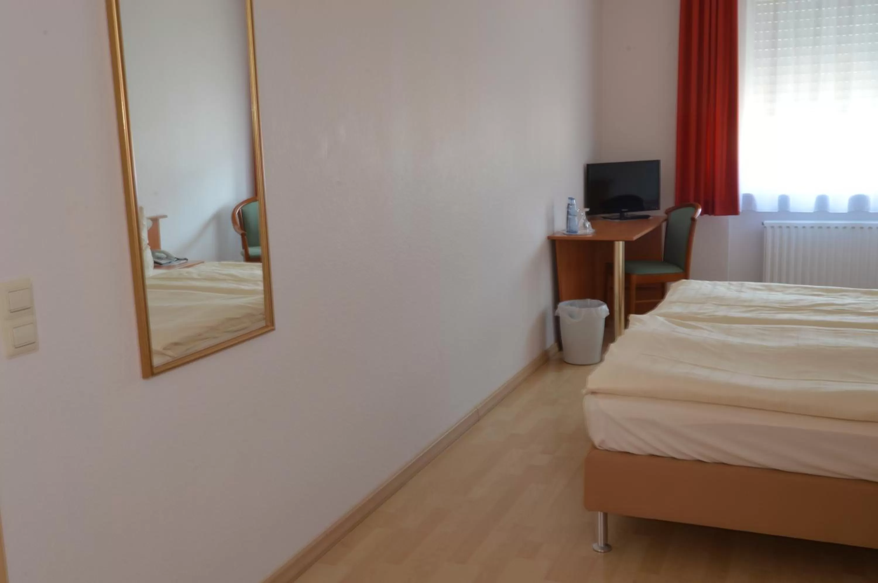 TV and multimedia, Bed in Aktivhotel Alter Kaiser