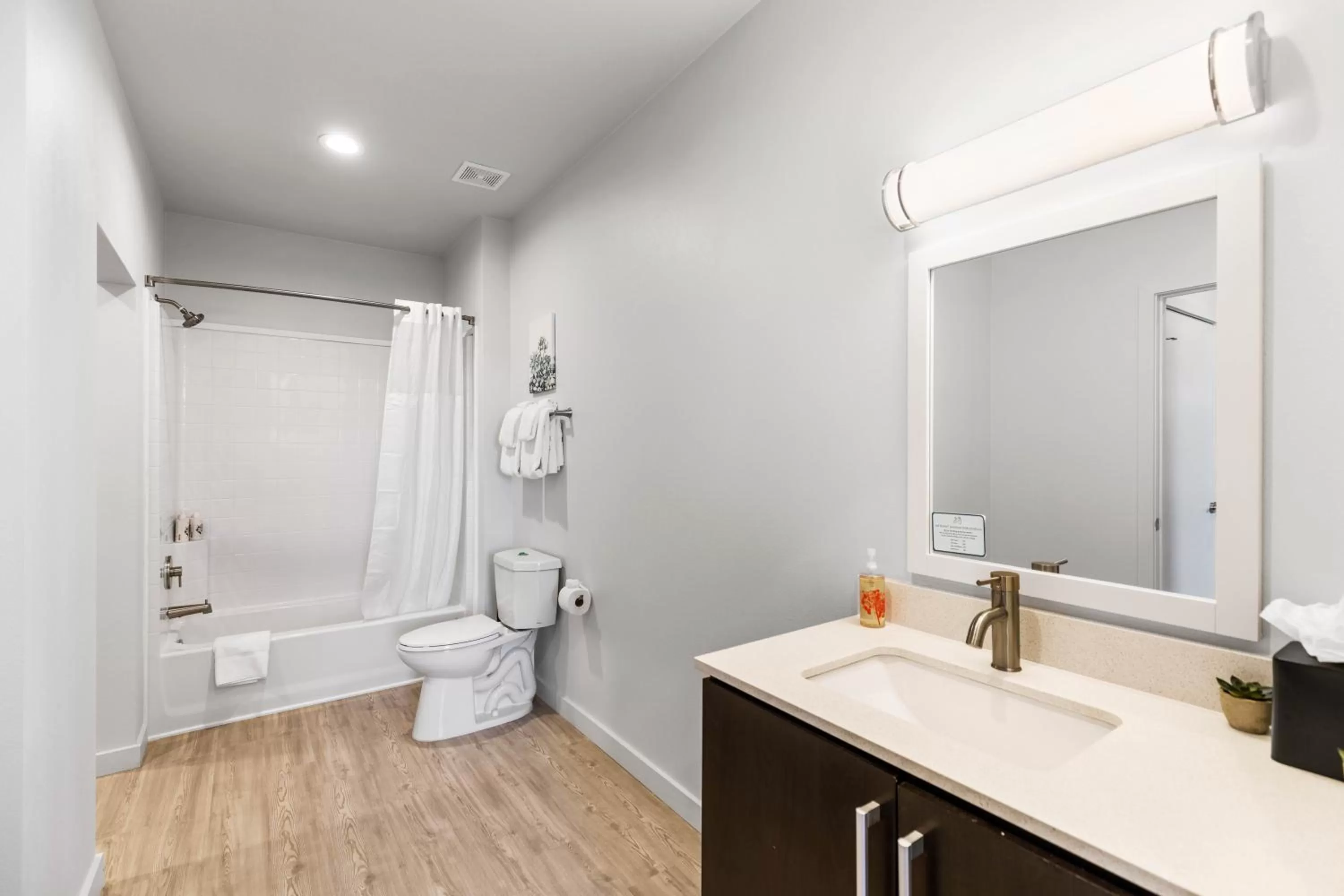 Bathroom in Flatz432 Apartments by Barsala