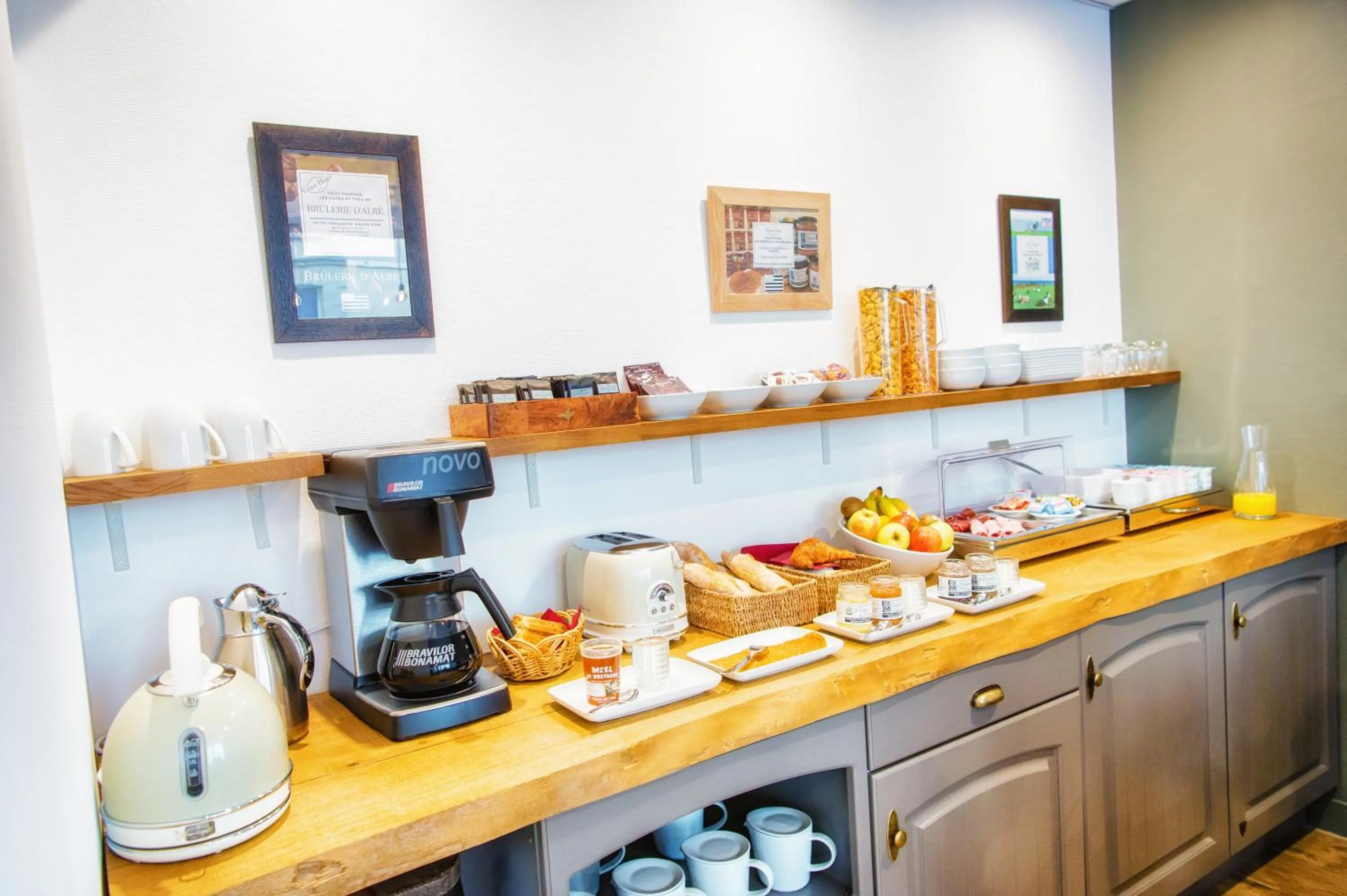 Buffet breakfast in Hôtel Victor Hugo Lorient