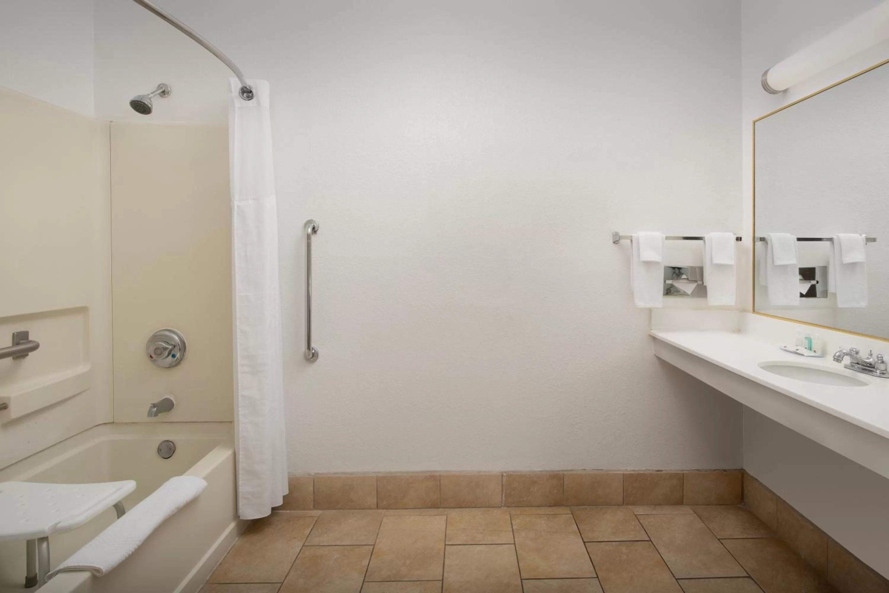 Shower in Quality Inn & Suites Gallup I-40 Exit 20
