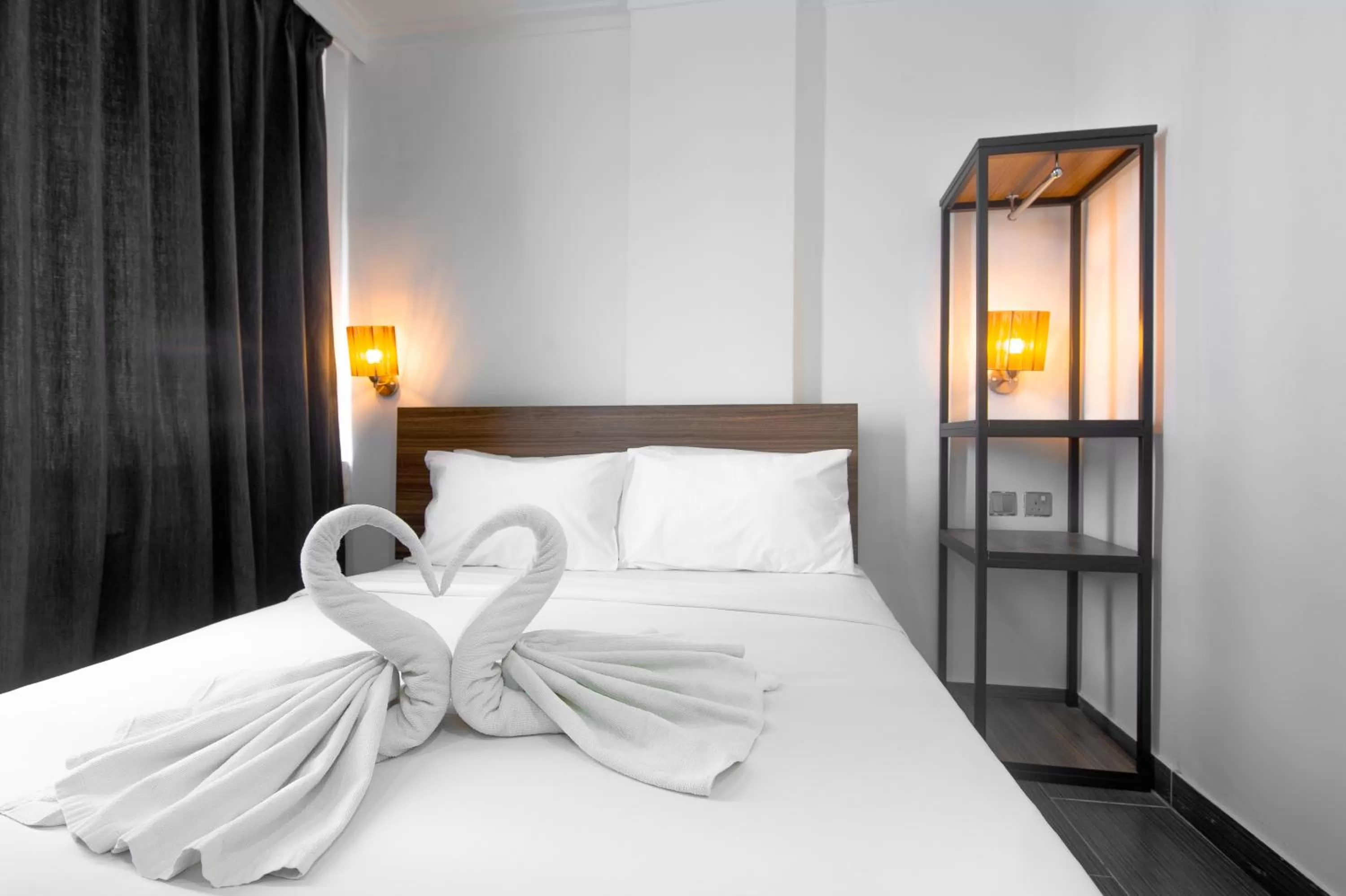 Bedroom, Bed in Tune Hotel - Waterfront Kuching