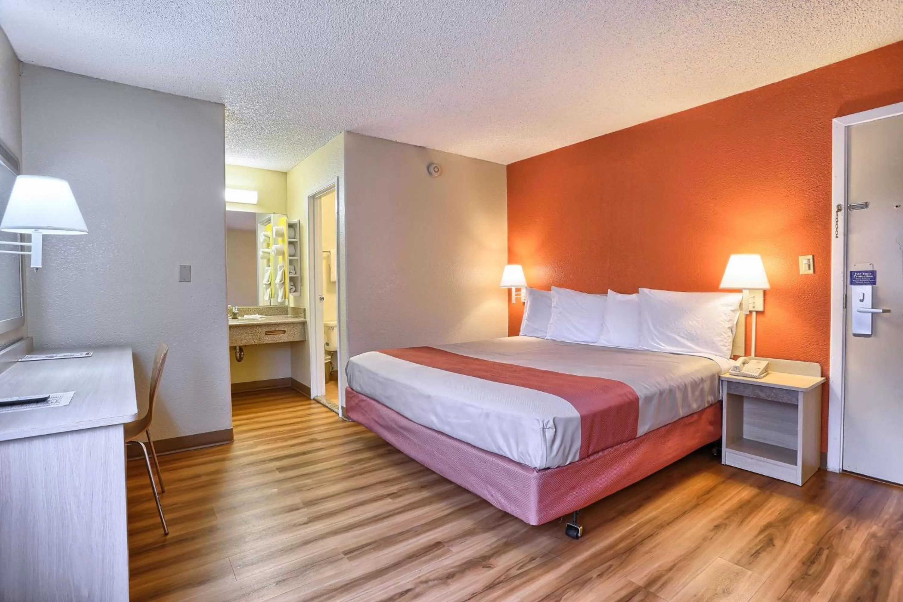 Bedroom, Bed in Cathedral Hill Hotel