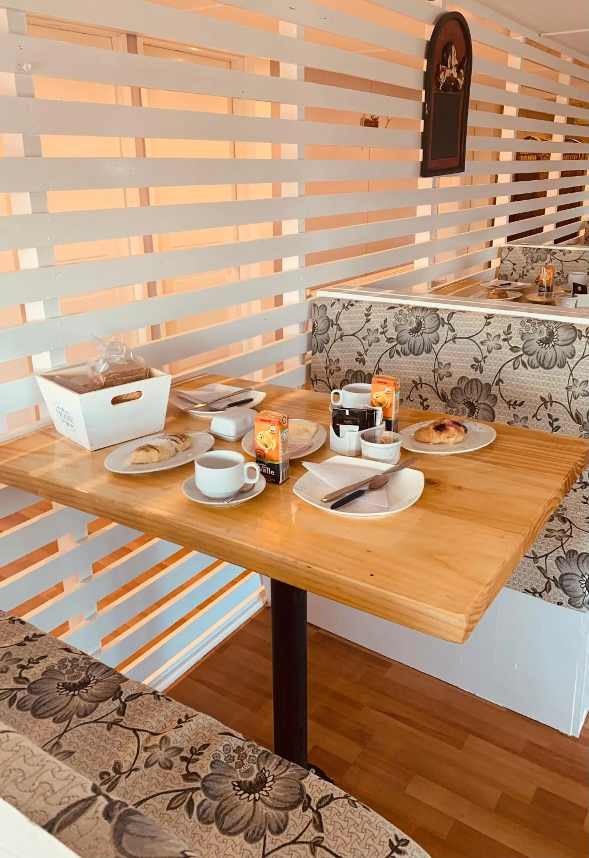 Breakfast in Arte Brisa Hostal Boutique