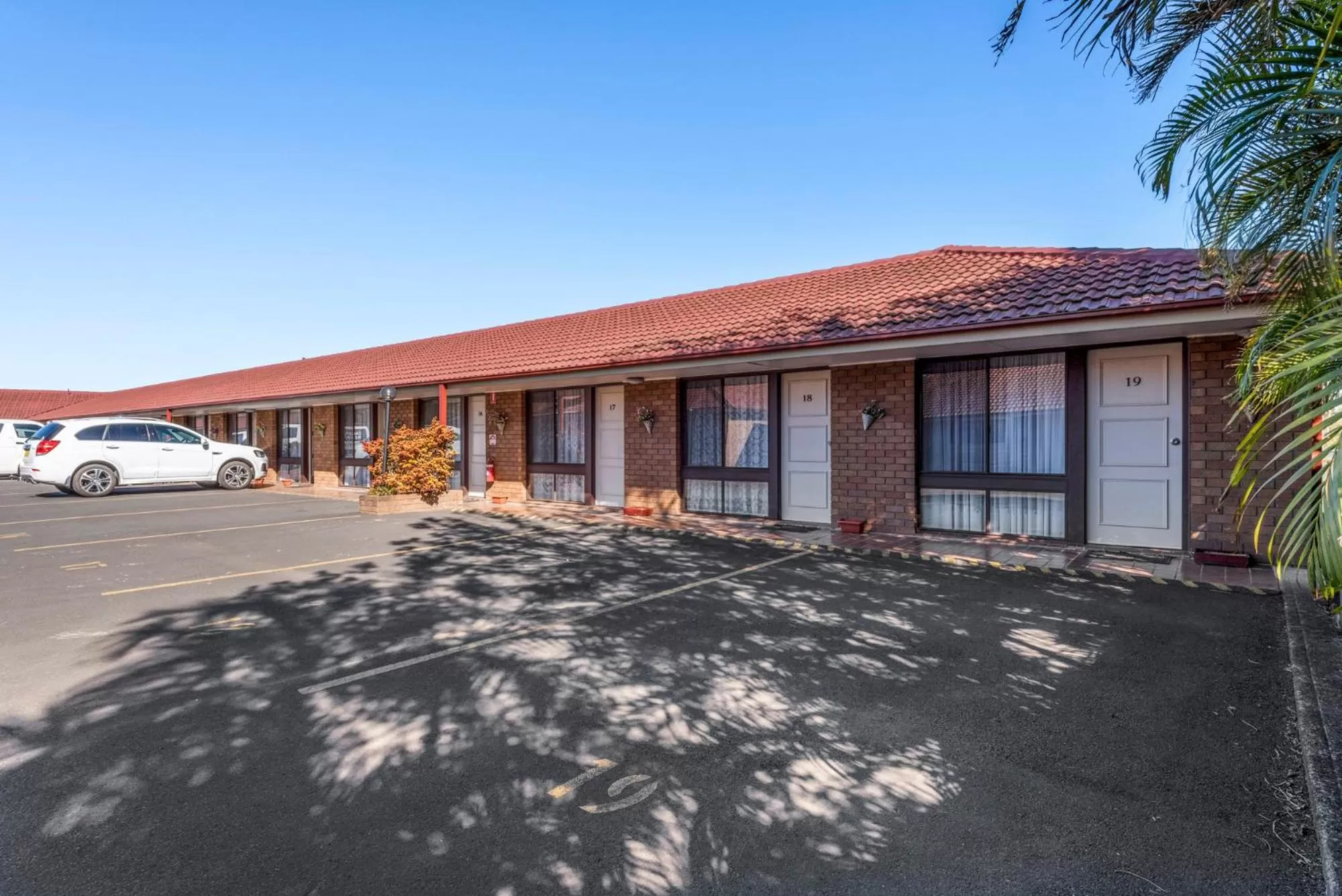 Property building in Bomaderry Motor Inn