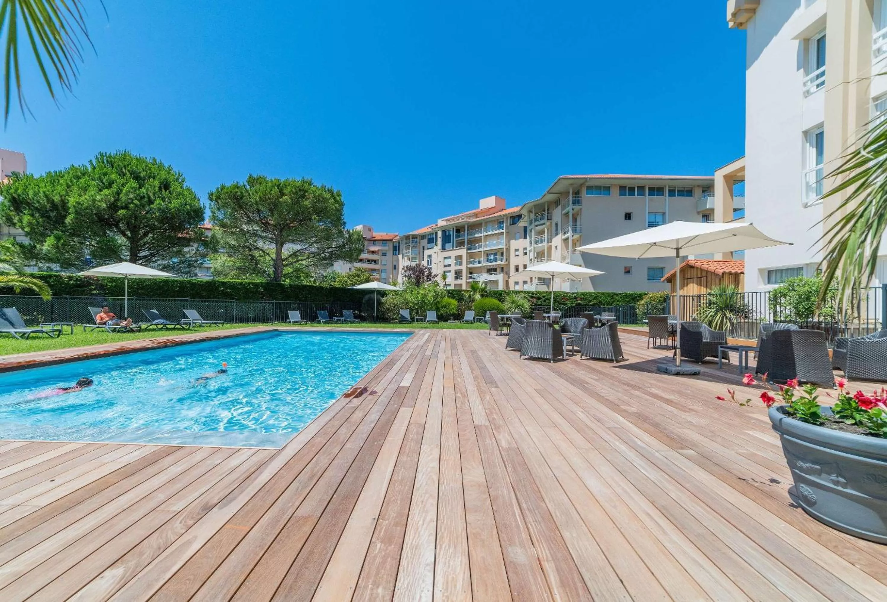 On site in Hôtel Jules Verne Biarritz