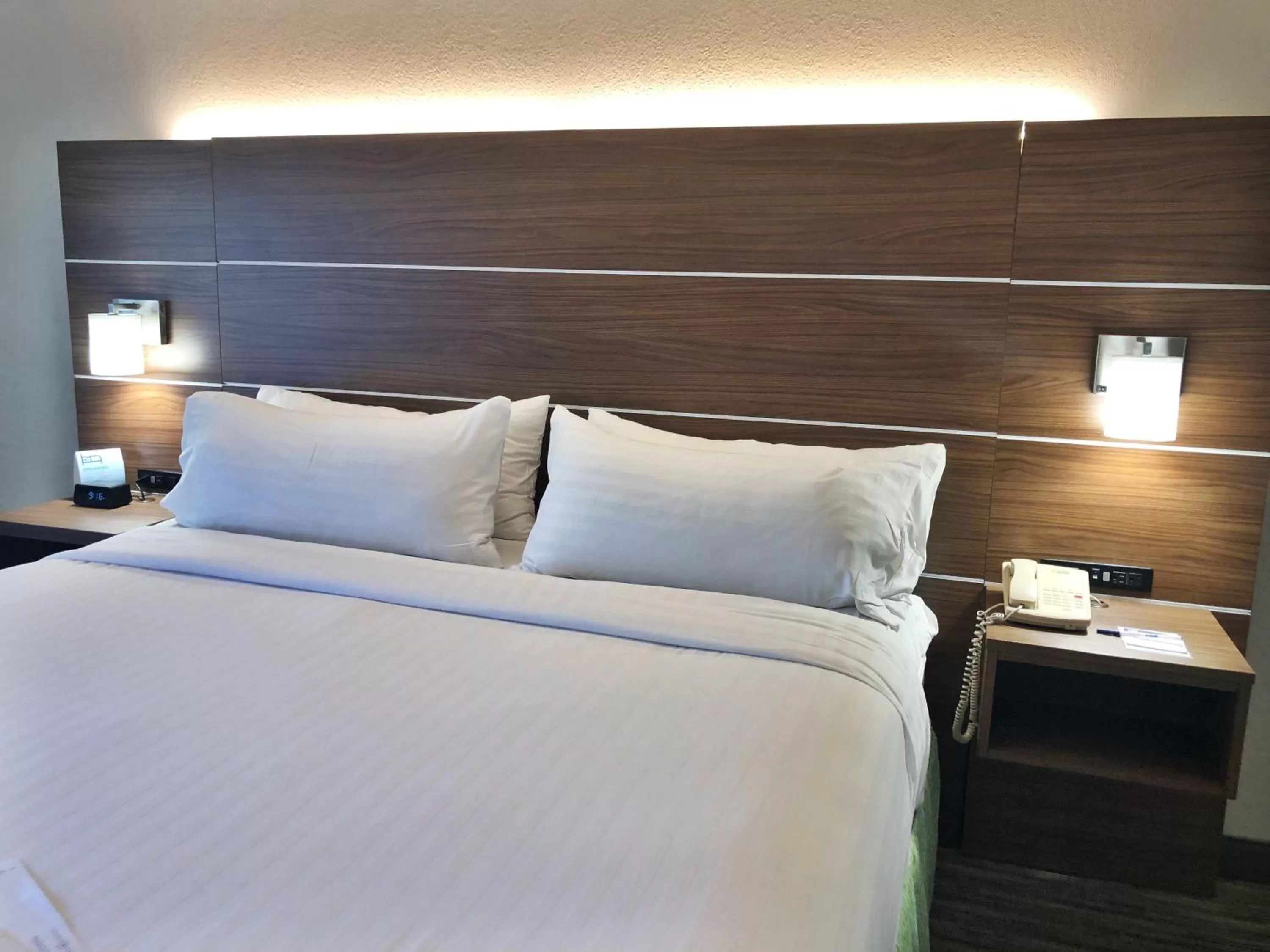 Photo of the whole room, Bed in Holiday Inn Express Boca Raton - West by IHG