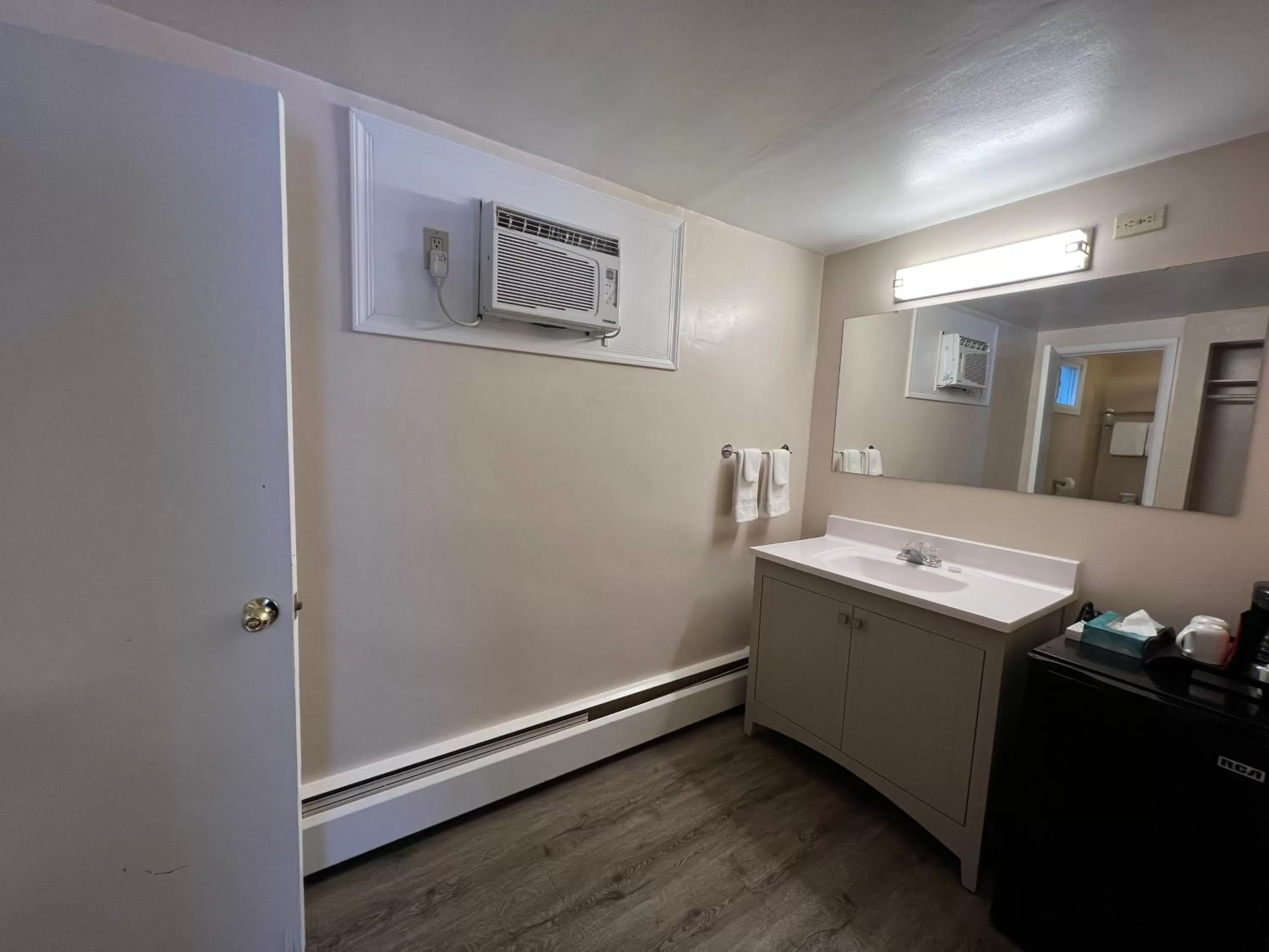 Bathroom in Villa Motel