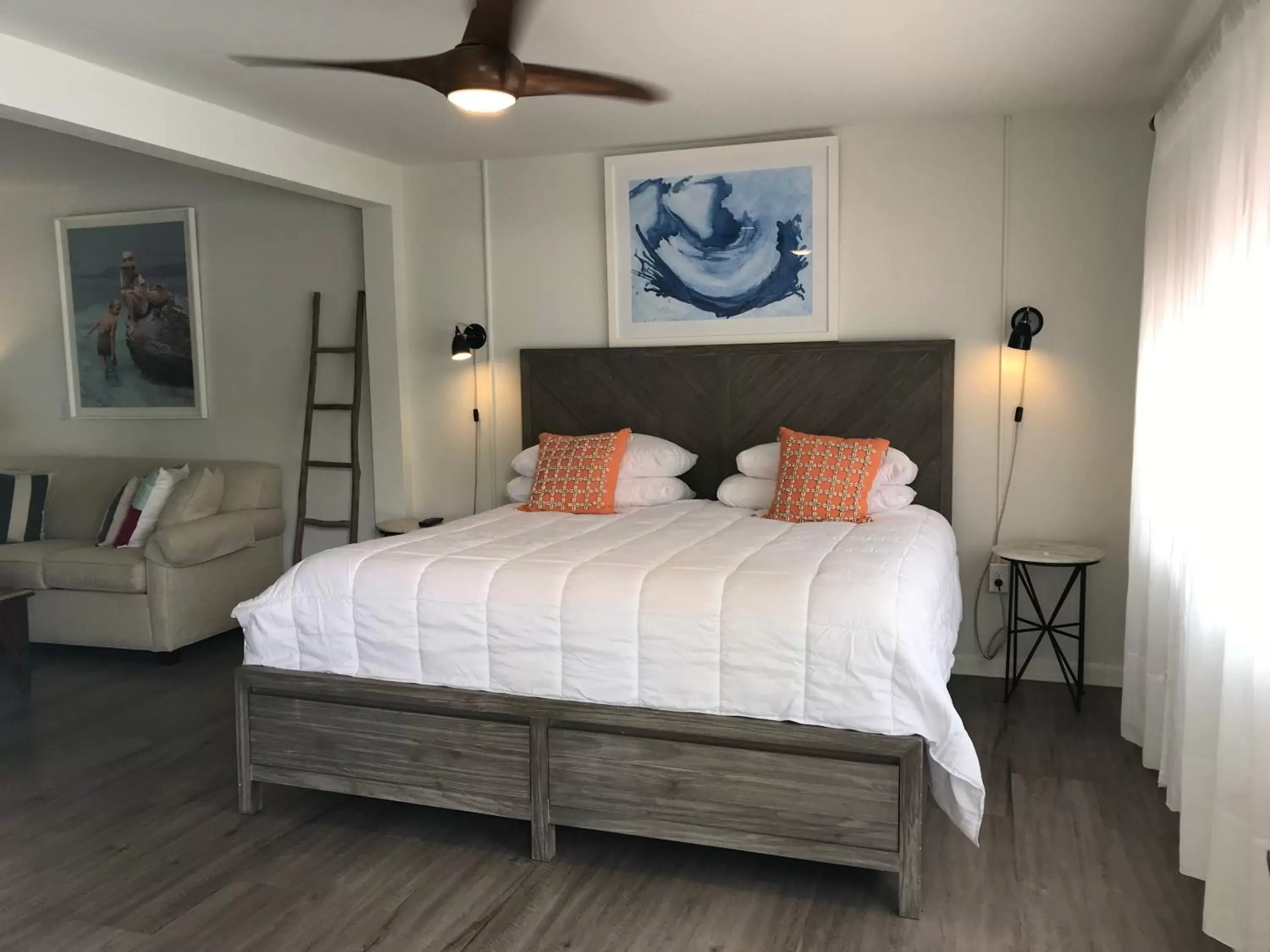 King Room with Roll-In Shower - Disability Access in Hotel Cabana Clearwater Beach King Room with Roll-In Shower - Disability Access in Hotel Cabana Clearwater Beach