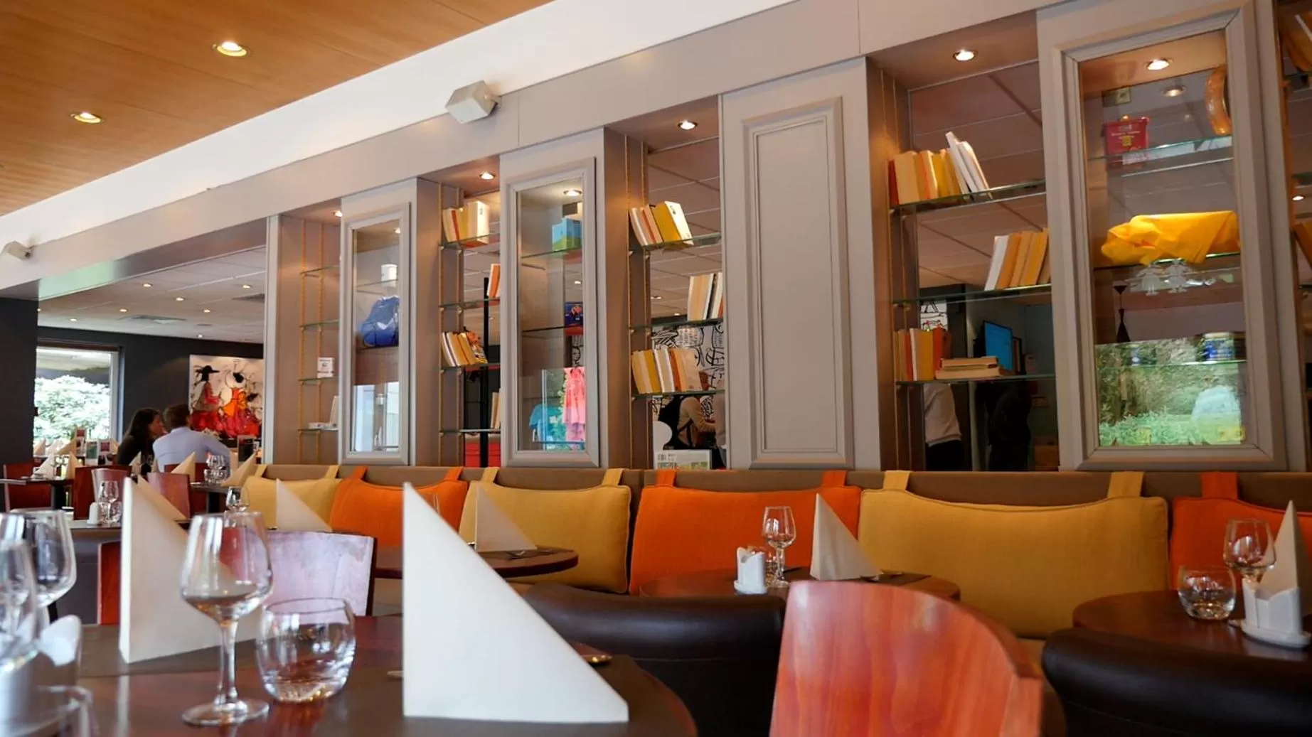 Restaurant/places to eat in ibis Quimper