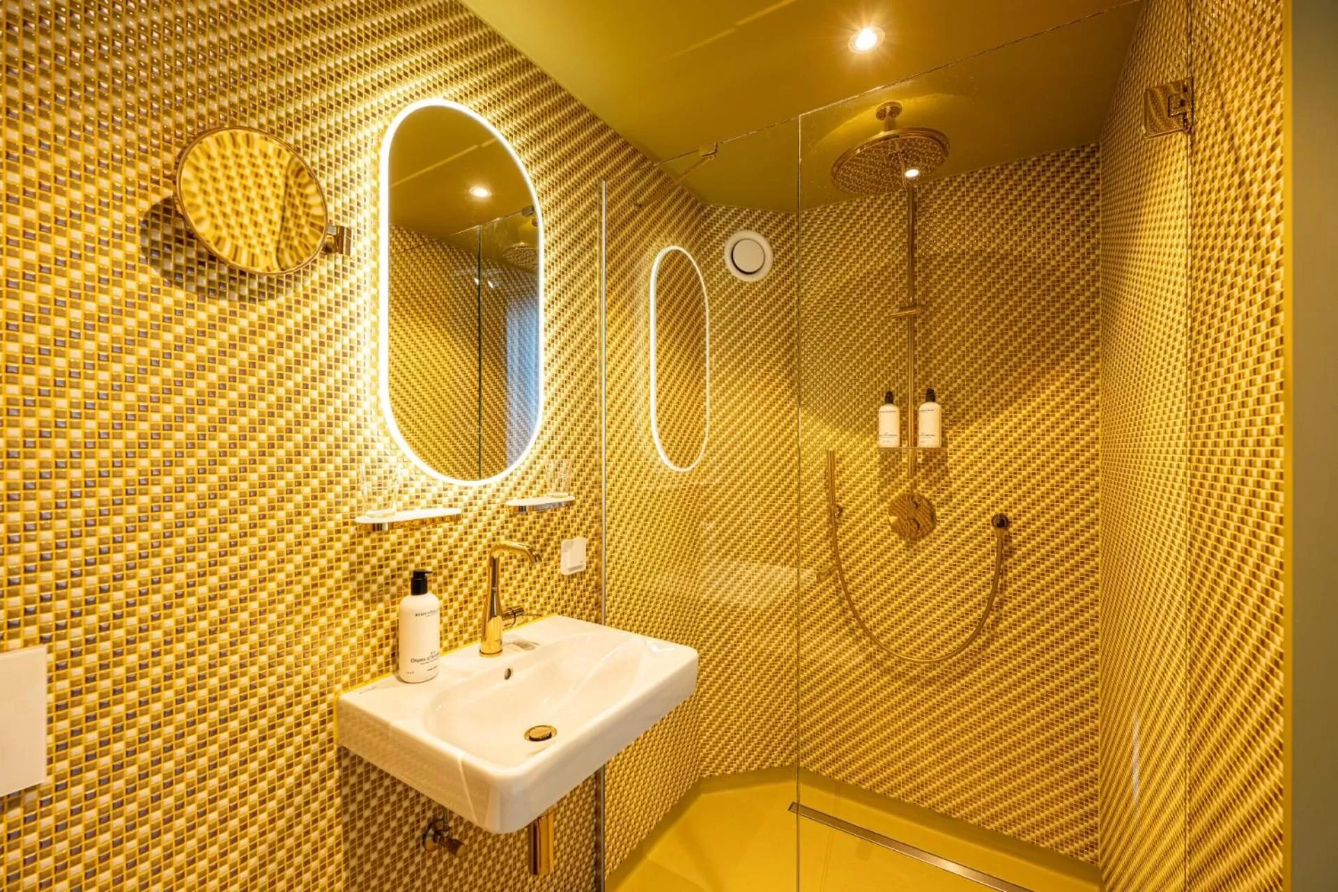 Bathroom in Hotel Staatsman