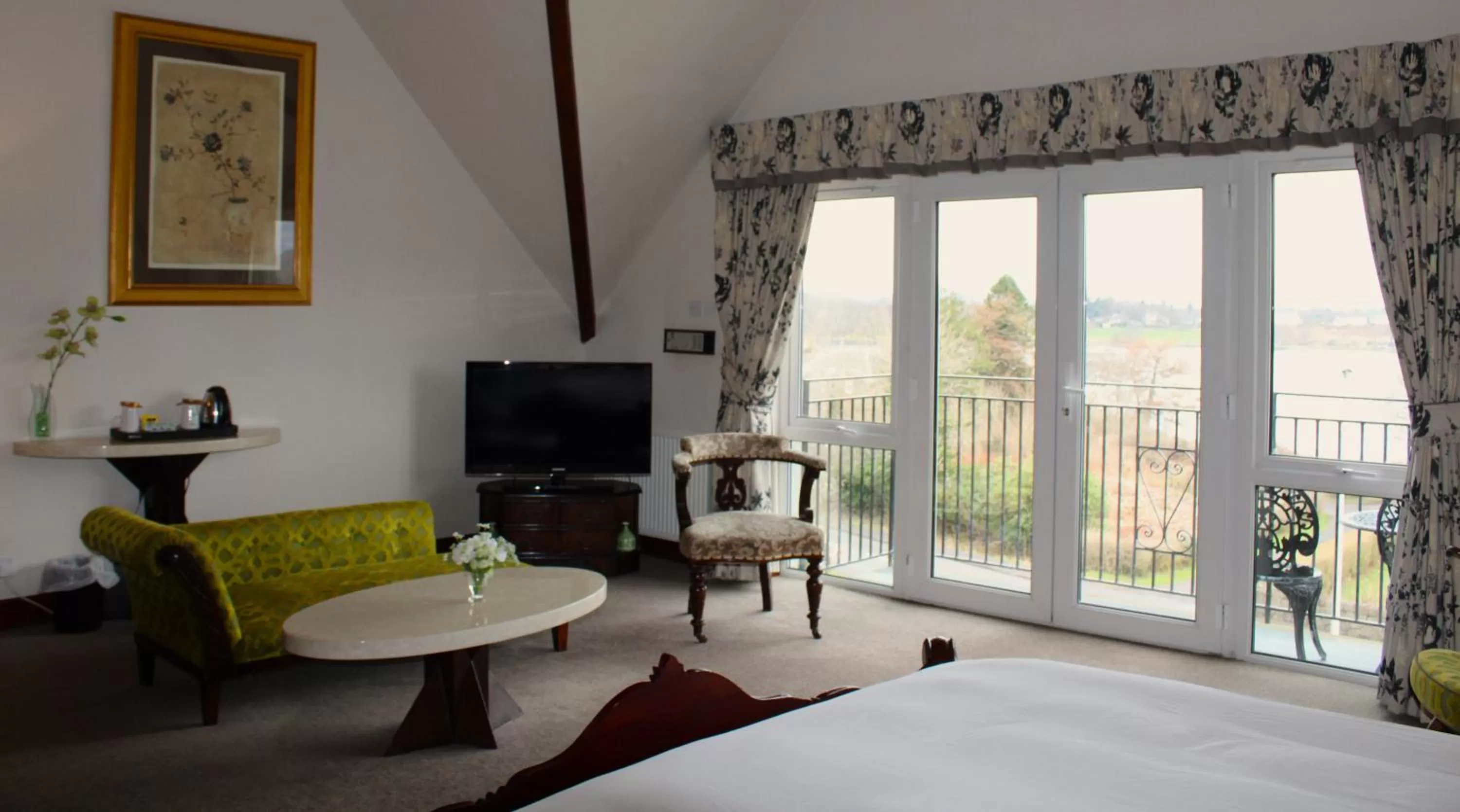 Balcony/Terrace, Bed in Falls of Lora Hotel