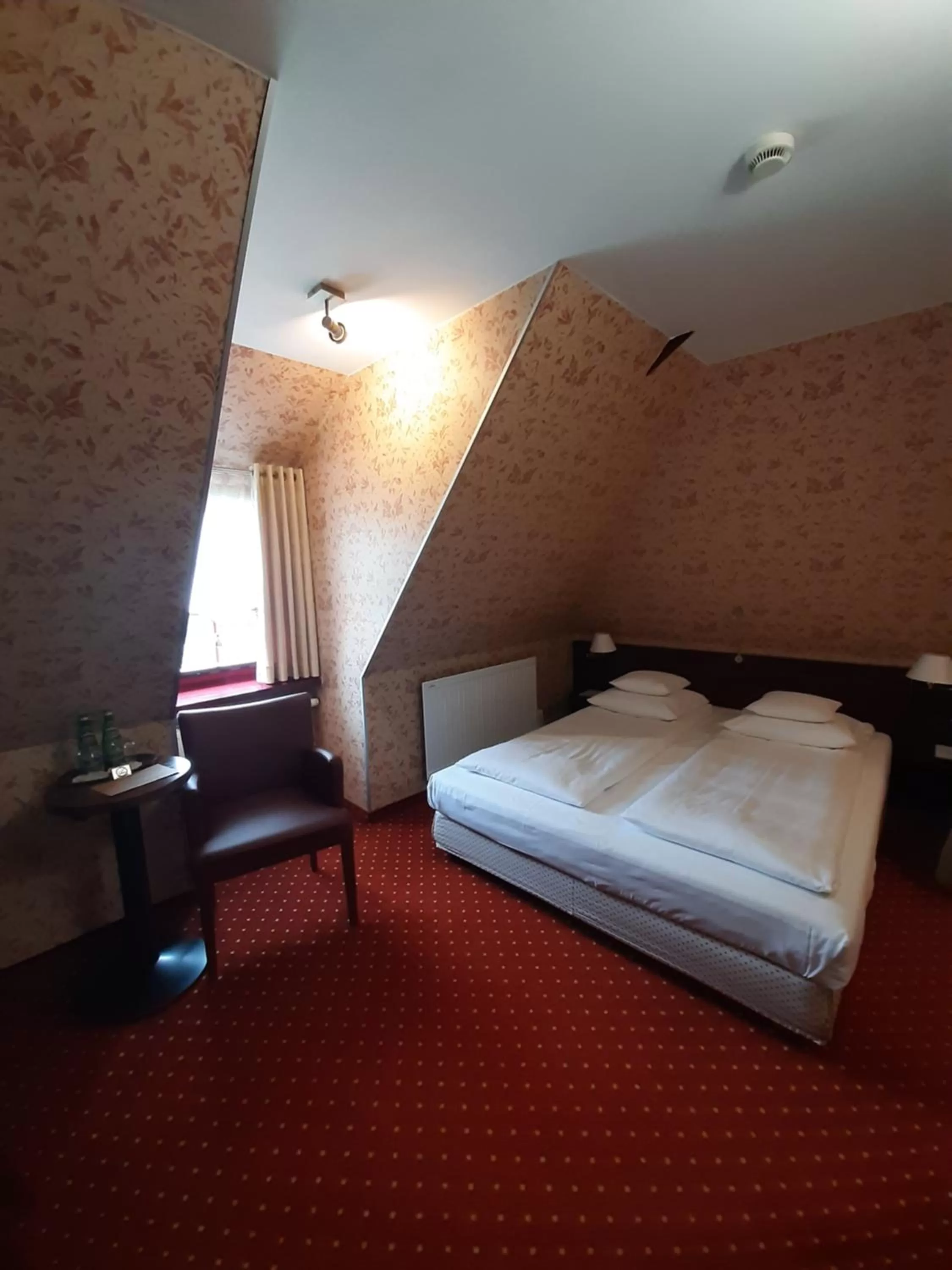 Photo of the whole room, Bed in Hotel 1231