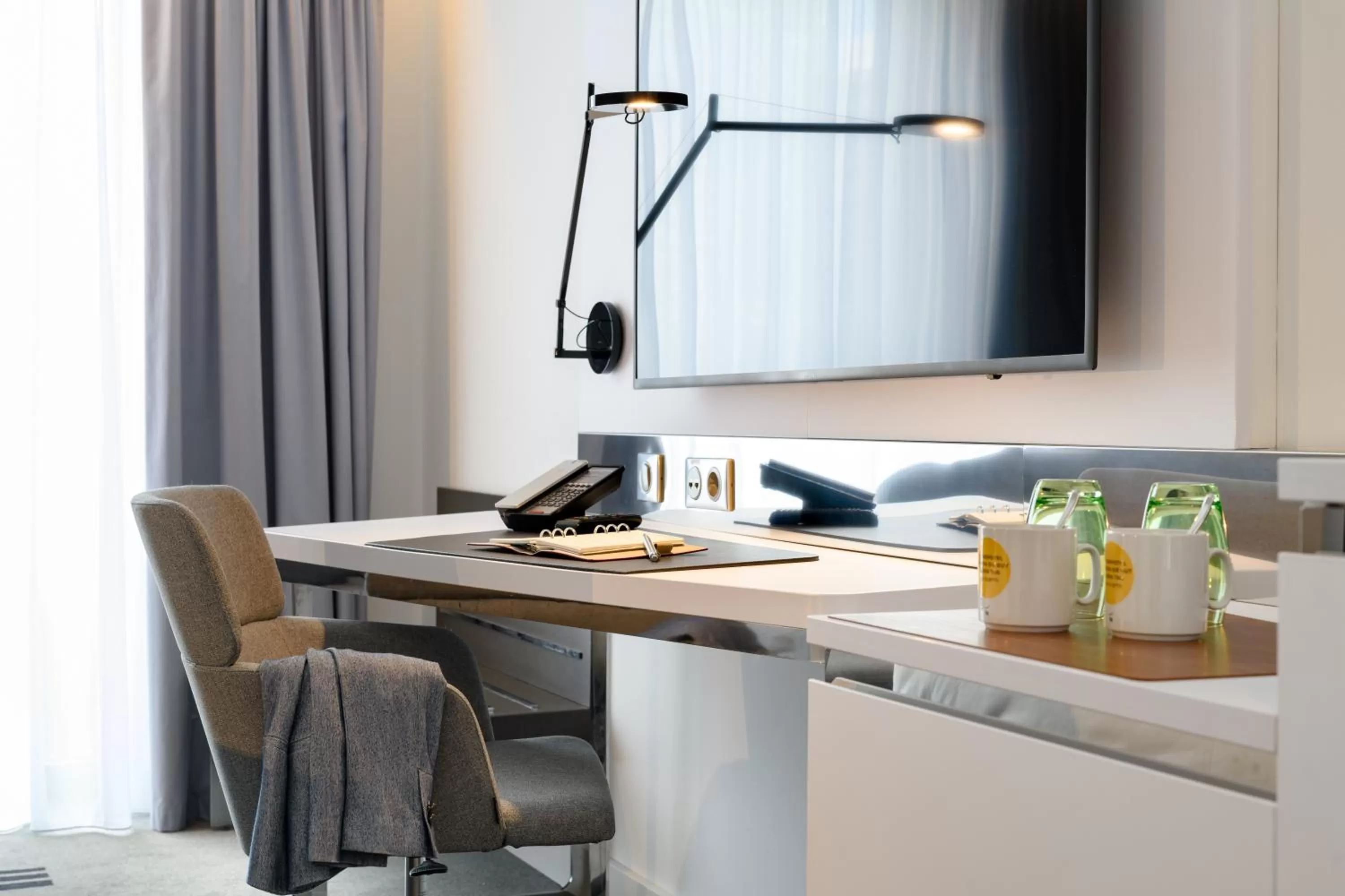 Photo of the whole room in Novotel Wien Hauptbahnhof