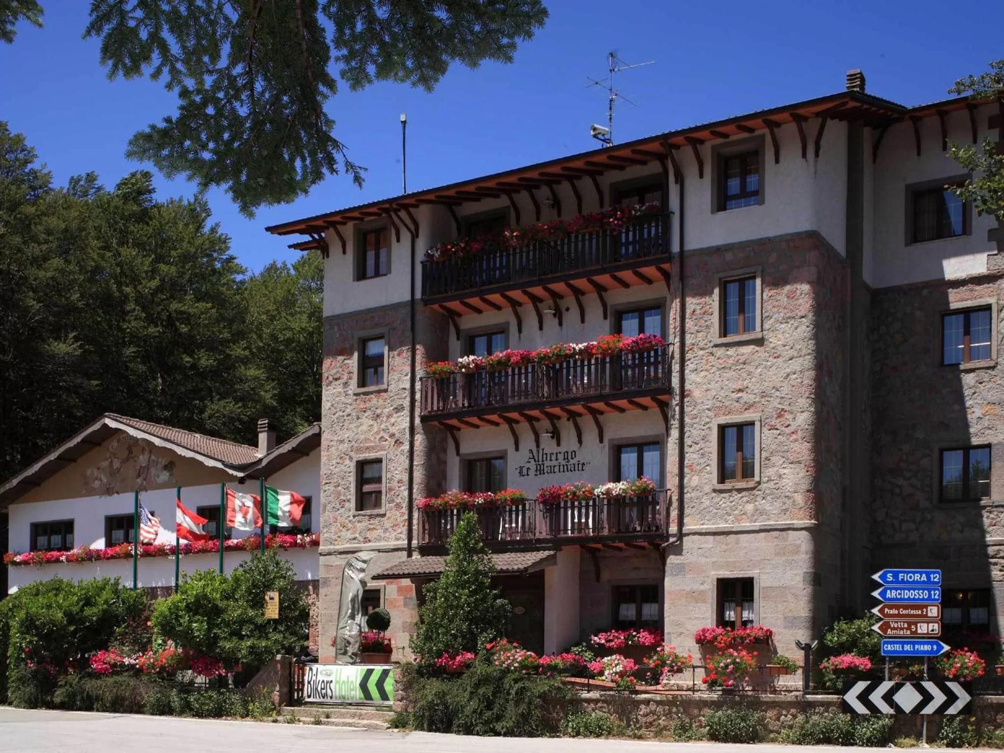 Property building in Albergo Le Macinaie - Monte Amiata