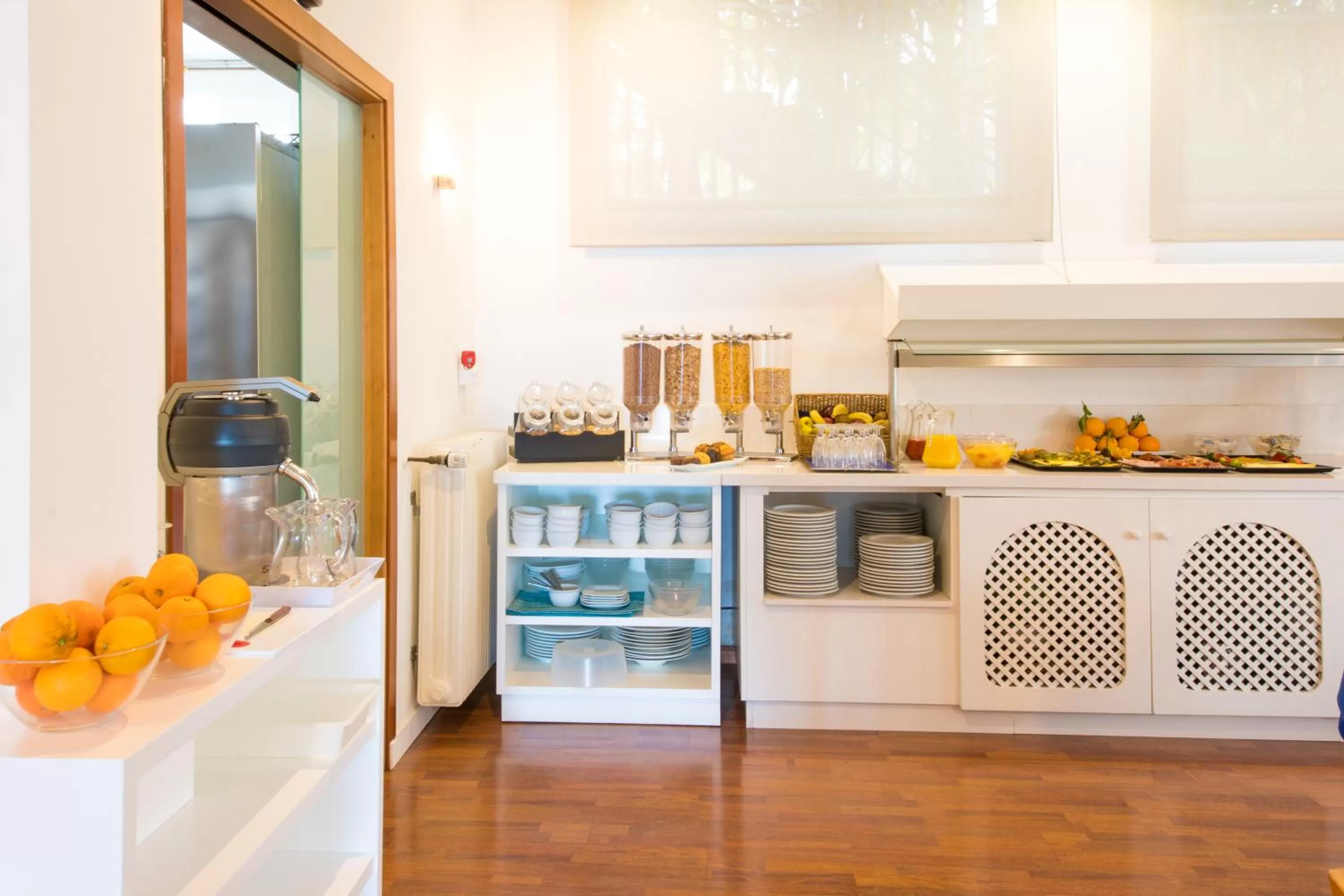 Buffet breakfast in Los Geranios