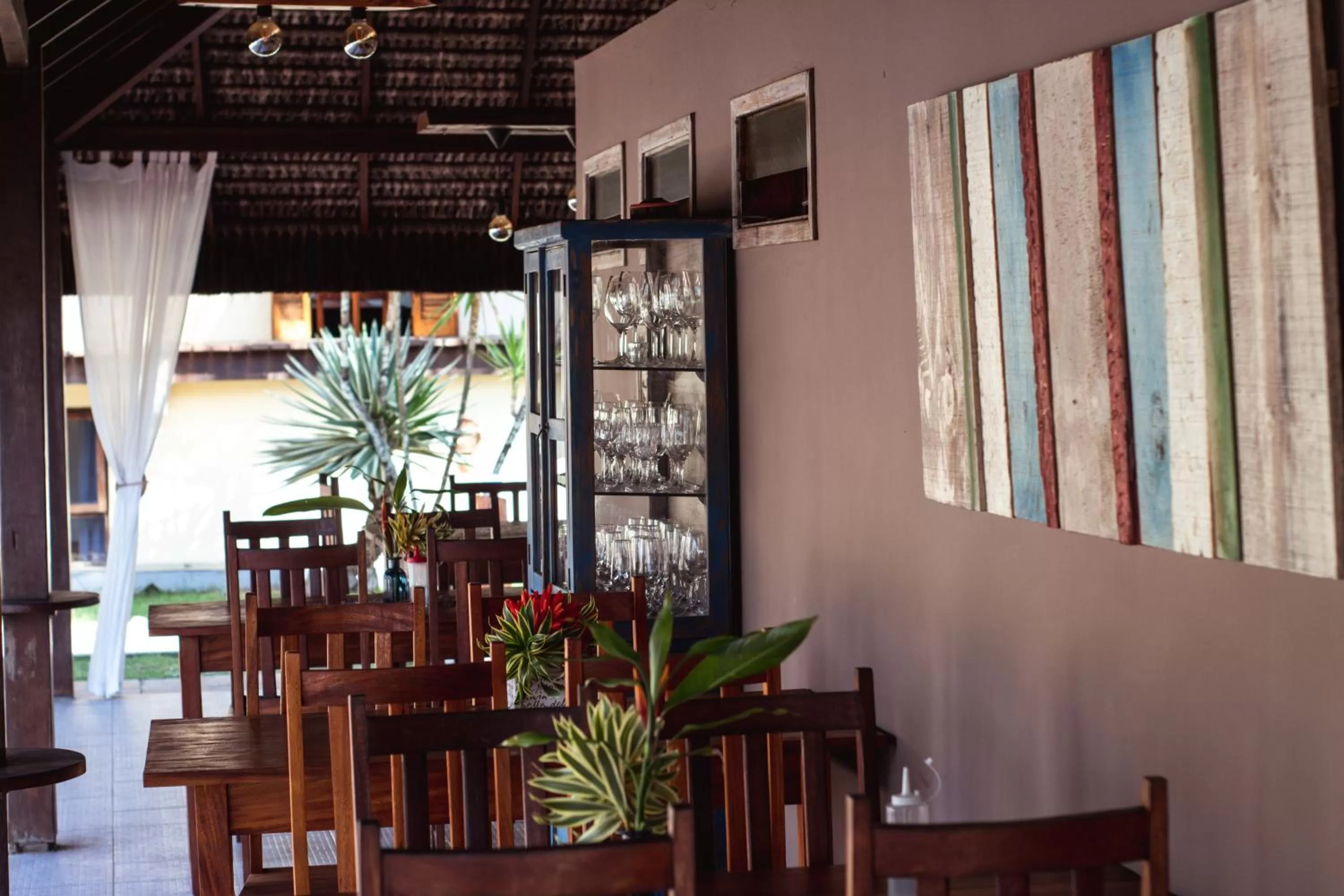 Restaurant/Places to Eat in Pousada dos Hibiscus