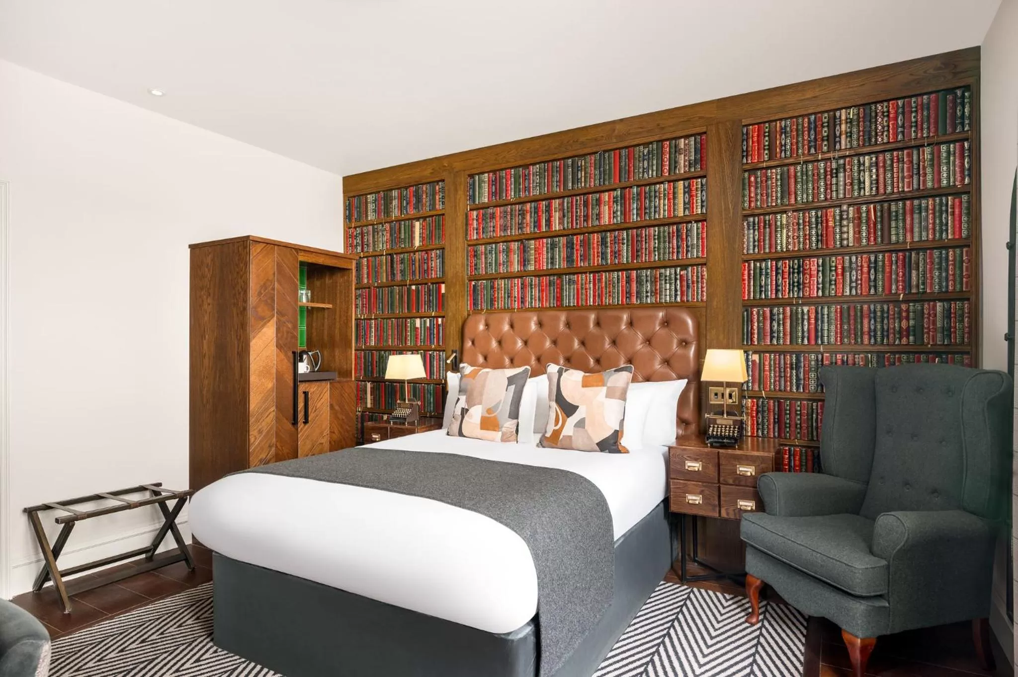 Photo of the whole room, Bed in Hotel Indigo - Edinburgh - Princes Street by IHG