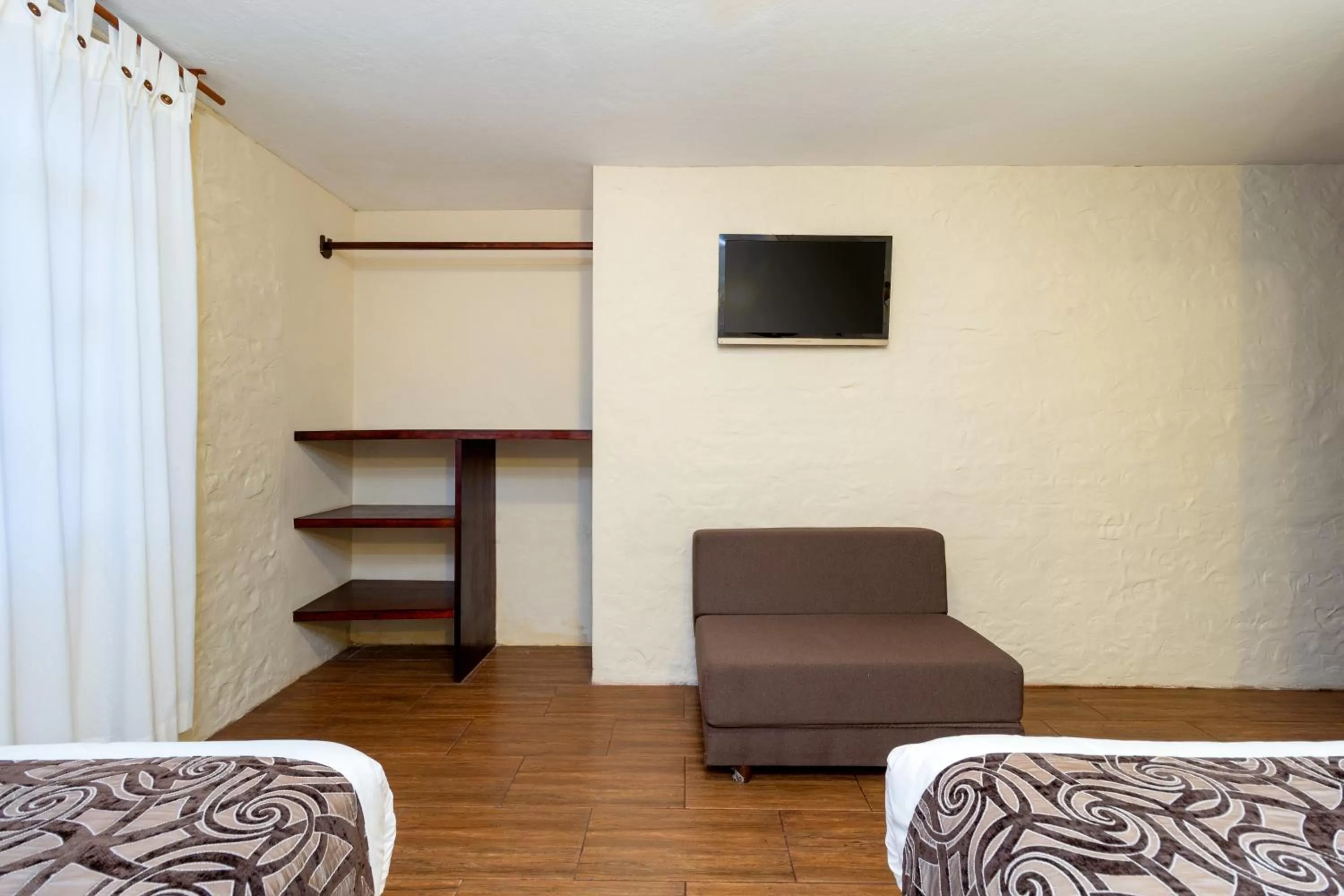 Bedroom, TV/Entertainment Center in Aldea Real Eco Friendly