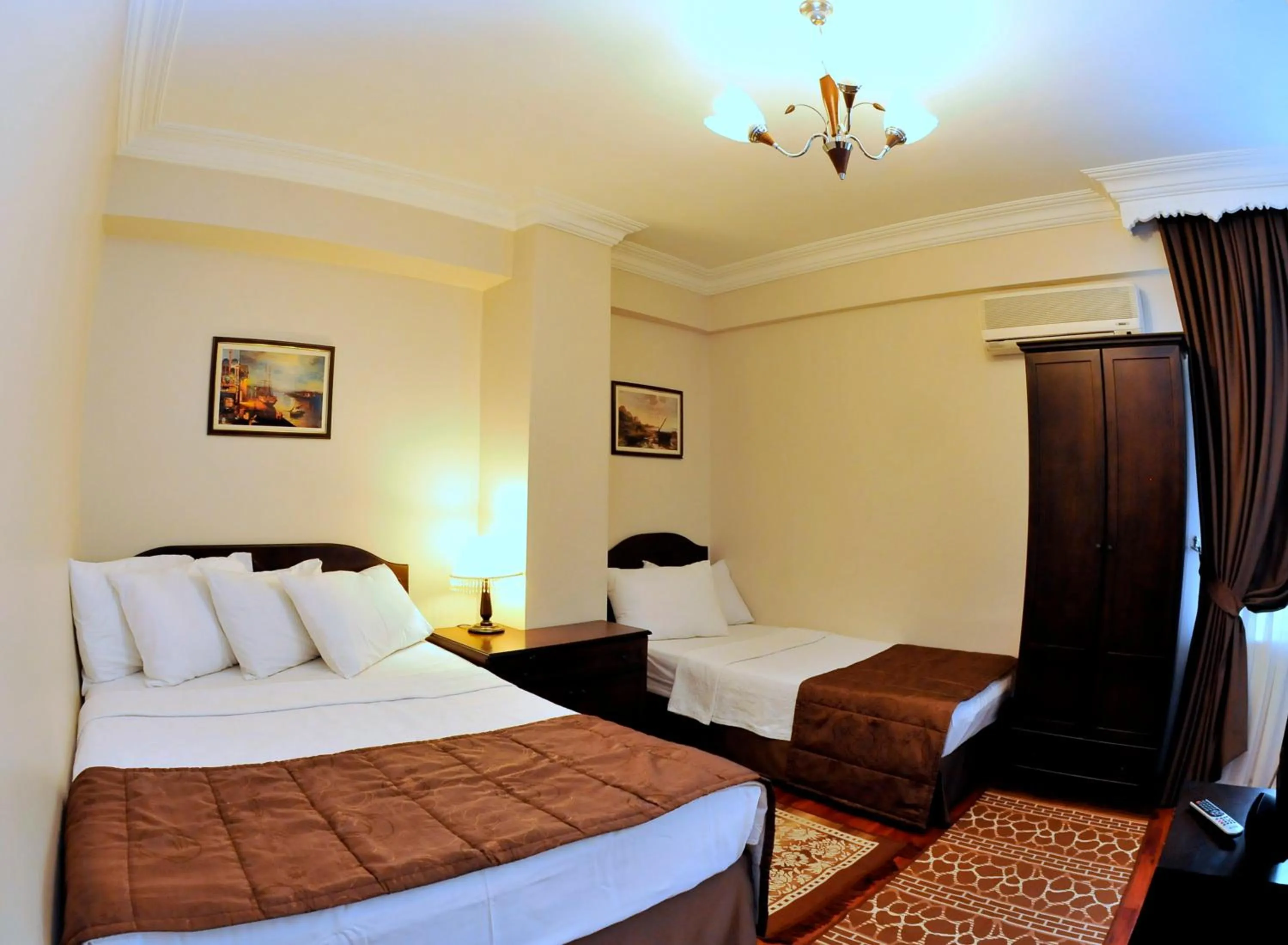 Bedroom, Bed in The Sunrise Hotel