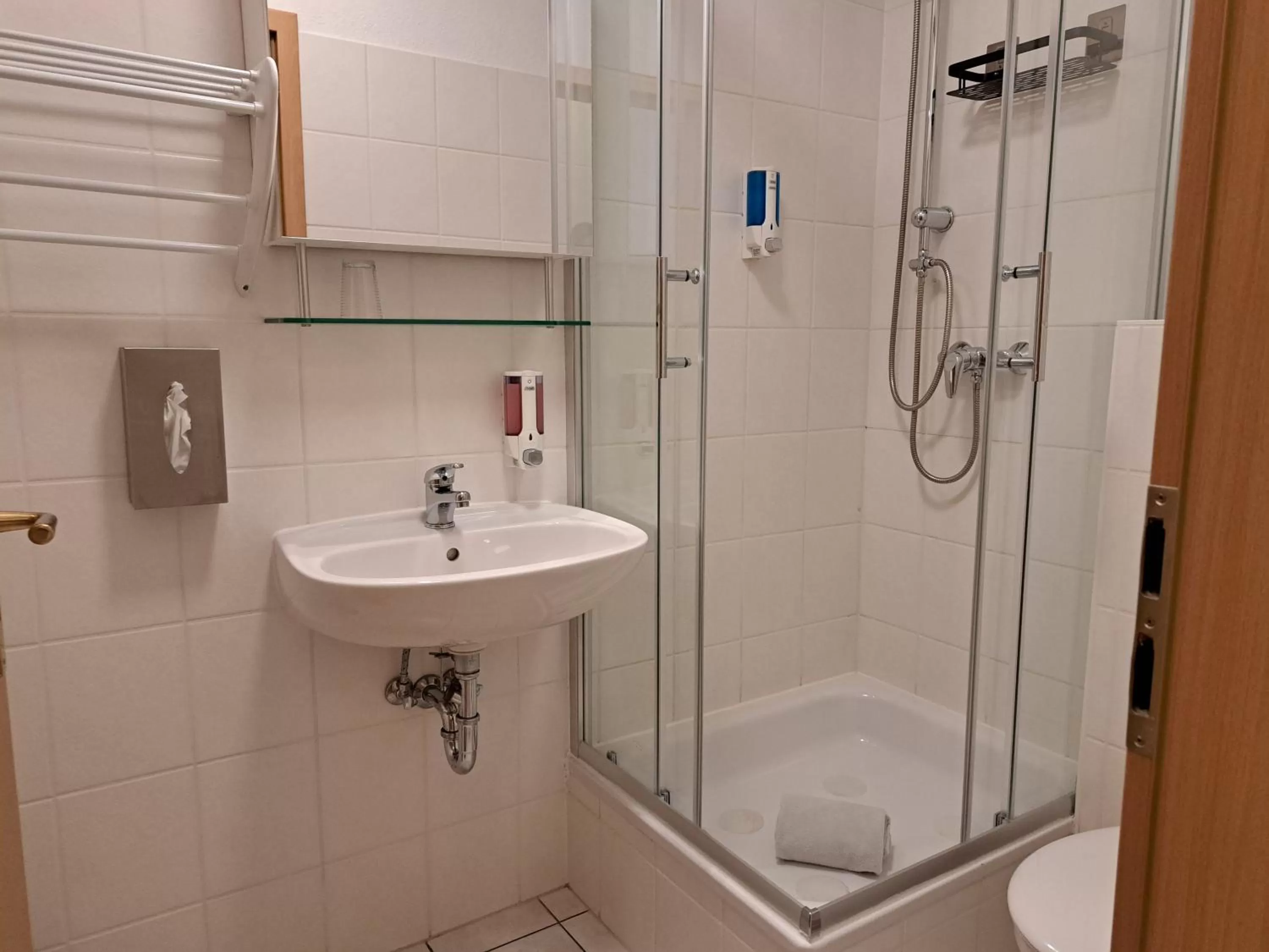 Bathroom in Apartment-Hotel Schillerplatz