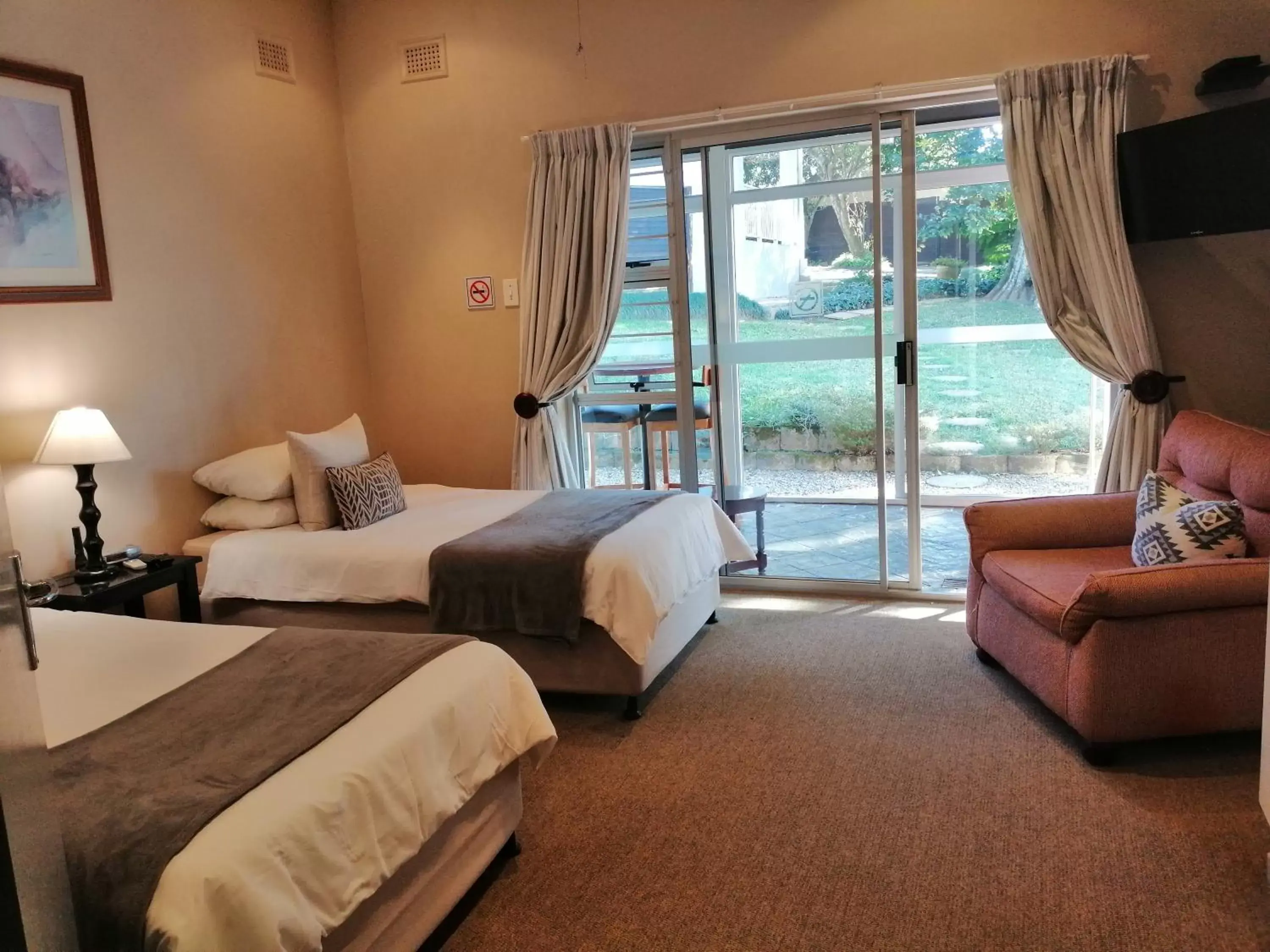 Standard Twin Room in Dunranch House Standard Twin Room in Dunranch House