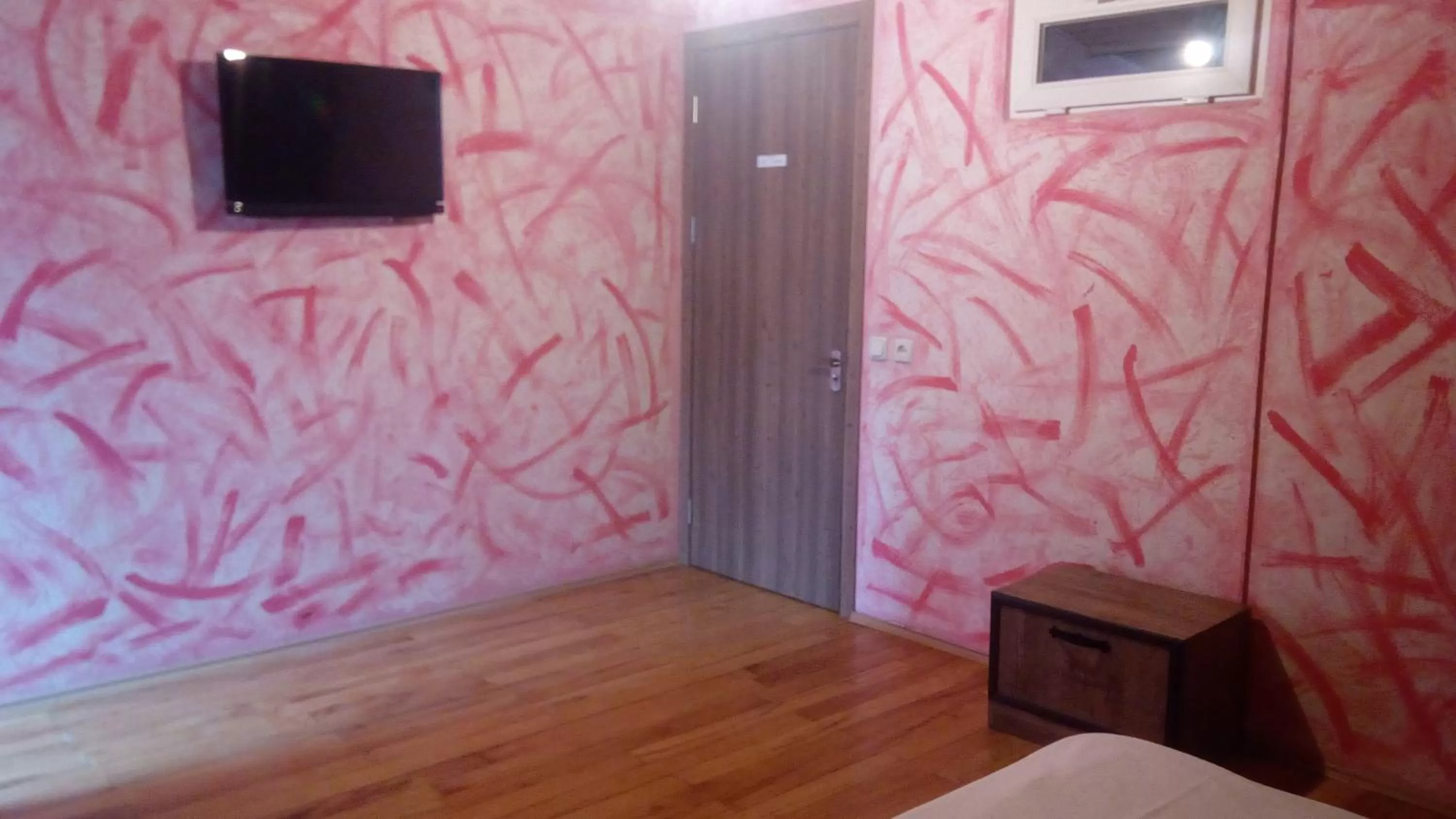 TV and multimedia, TV/Entertainment Center in Hotel Isani